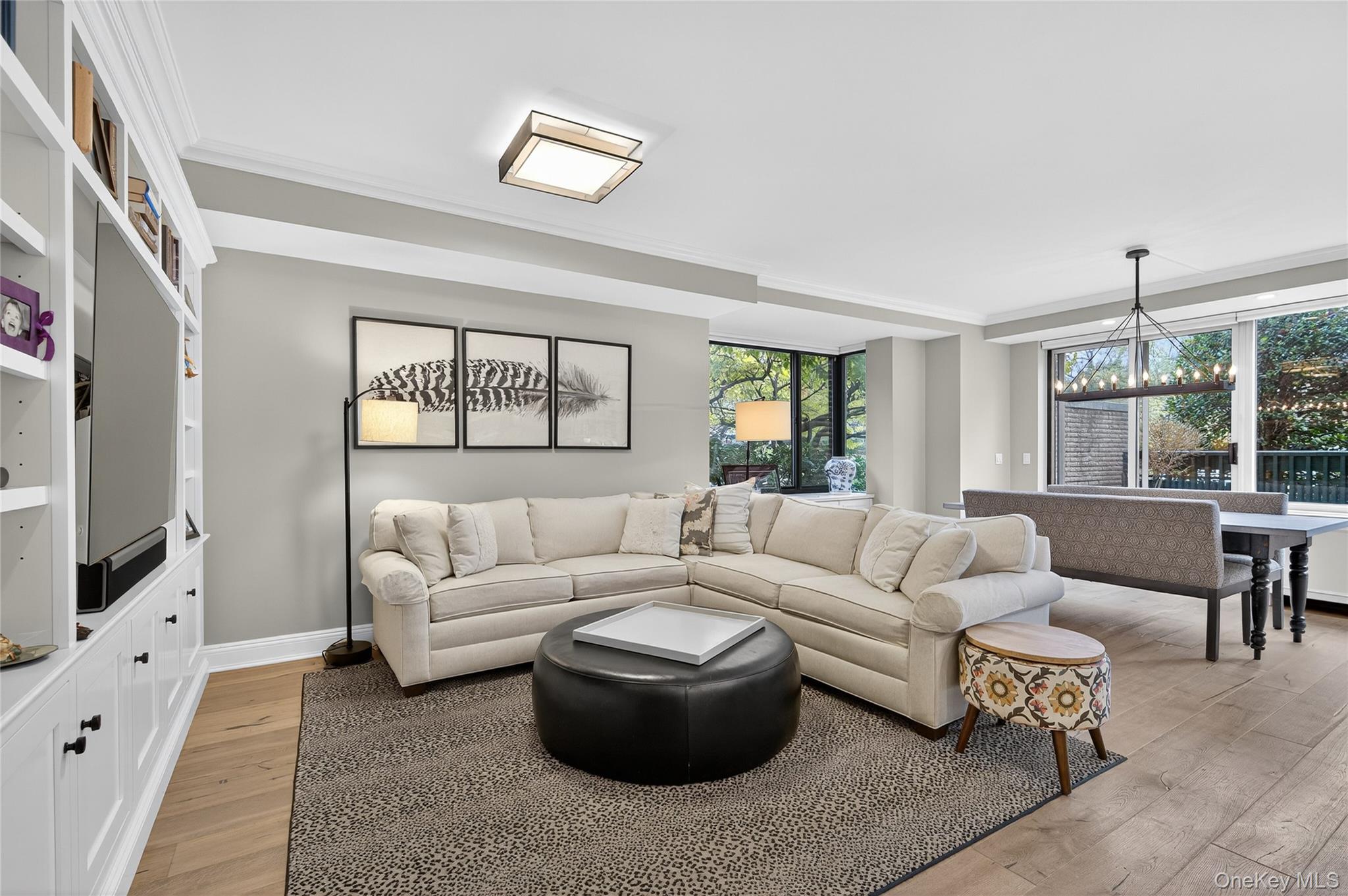 #2 photo, 100 Hilton Avenue, Garden City , NY 11530