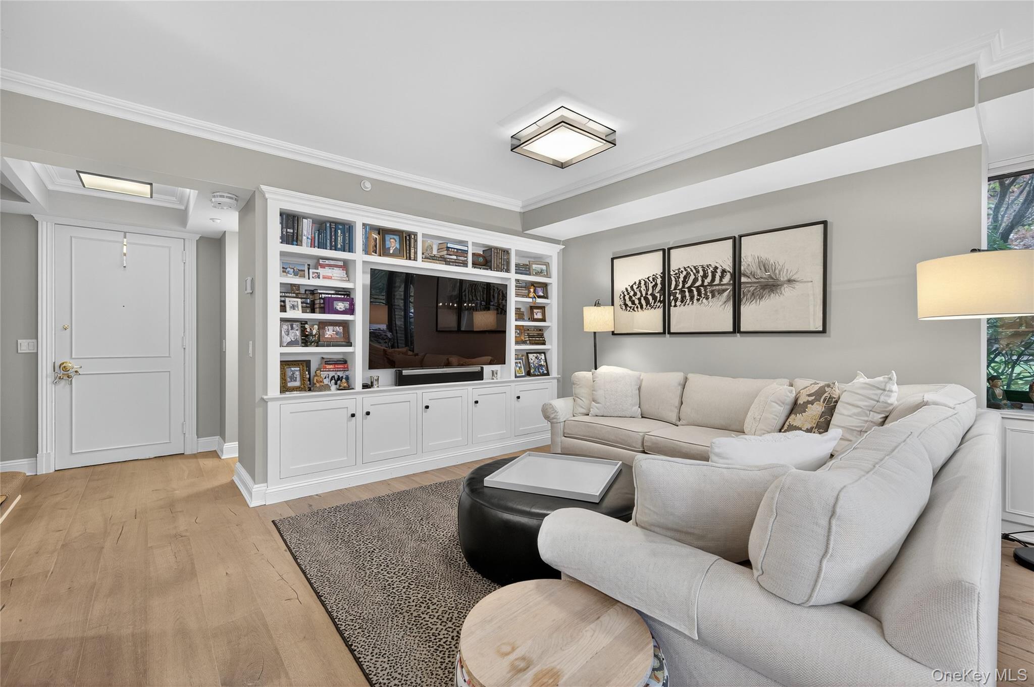 #3 photo, 100 Hilton Avenue, Garden City , NY 11530