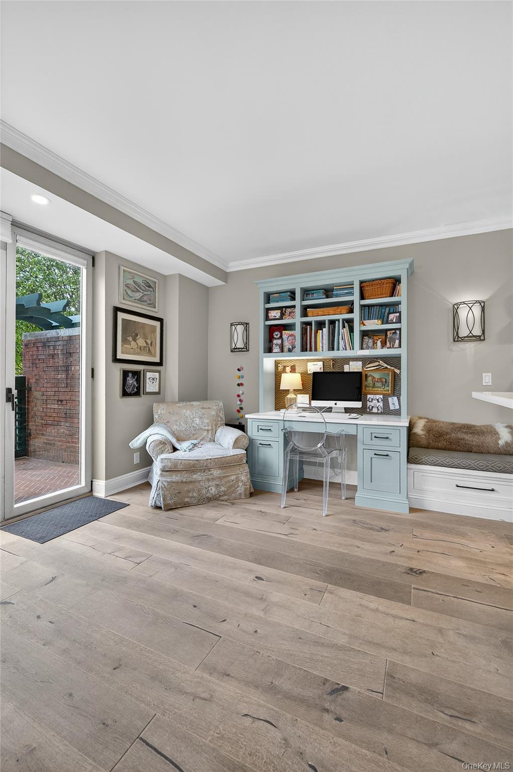 #6 photo, 100 Hilton Avenue, Garden City , NY 11530