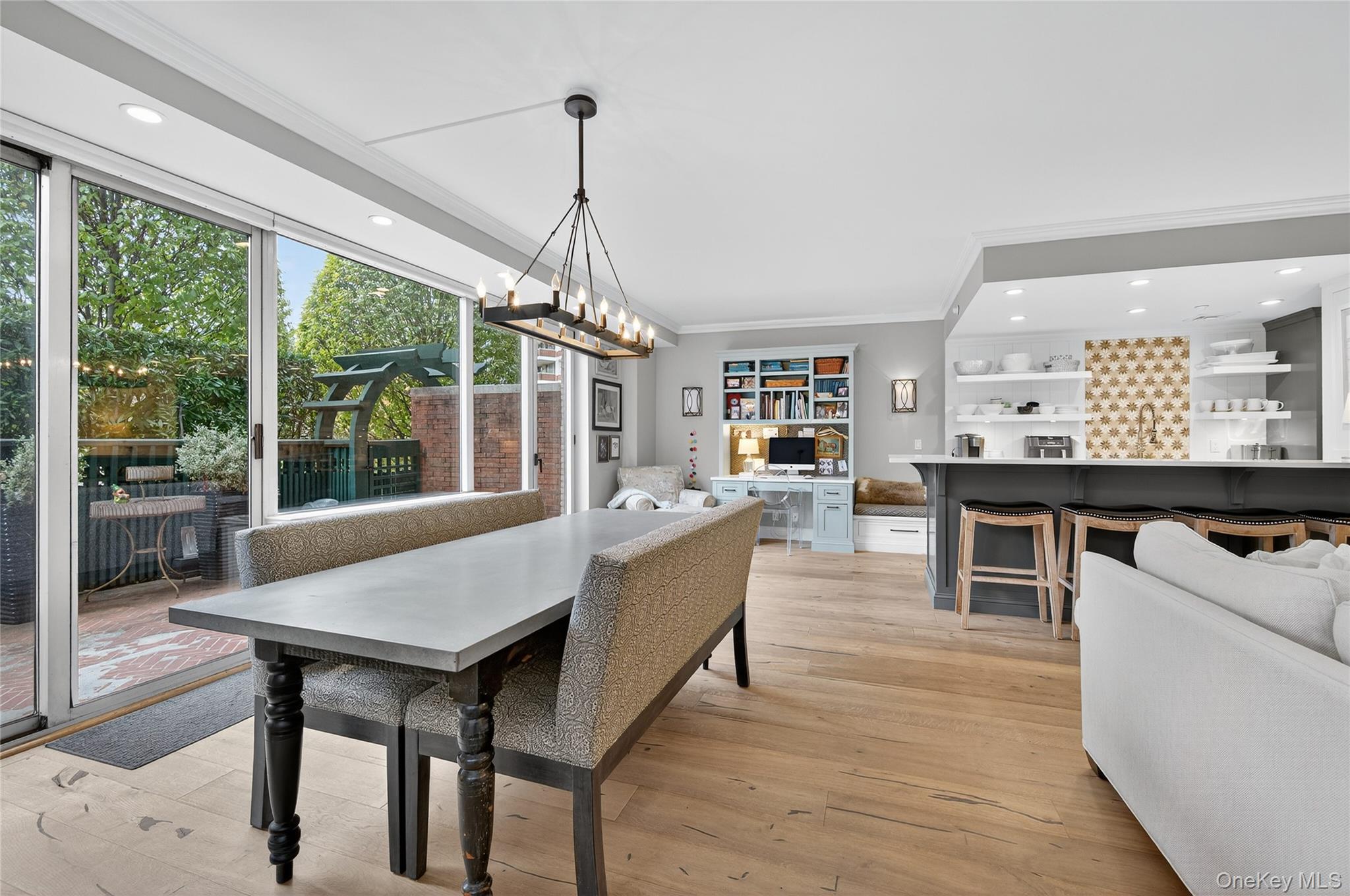 #9 photo, 100 Hilton Avenue, Garden City , NY 11530