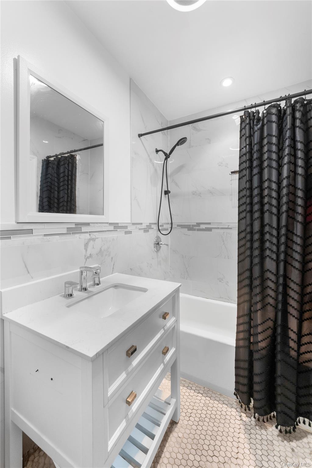 #7 photo, 455 E 93rd Street, Brooklyn , NY 11212