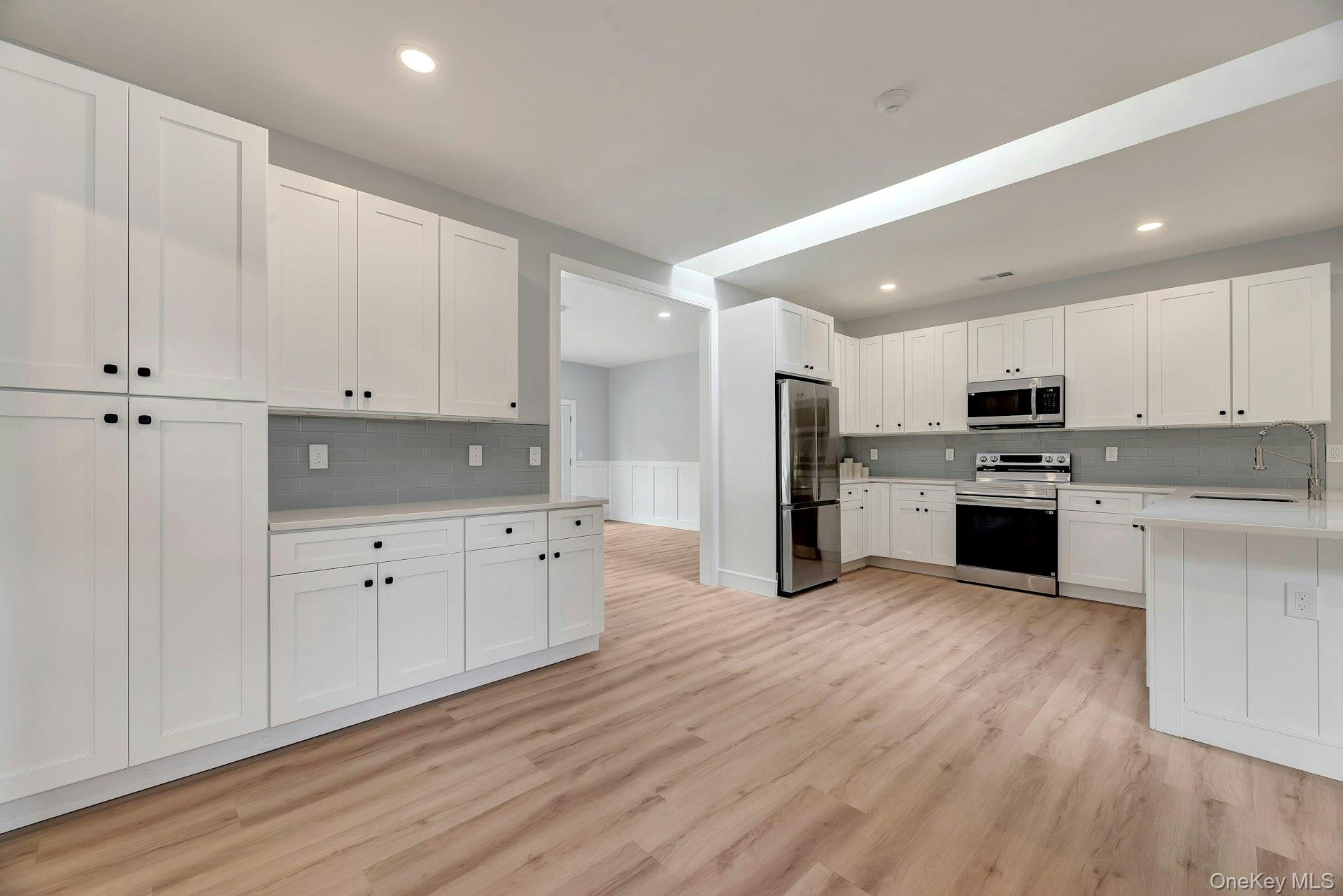 #11 photo, 509 Oak Bluff Court, Moriches , NY 11955