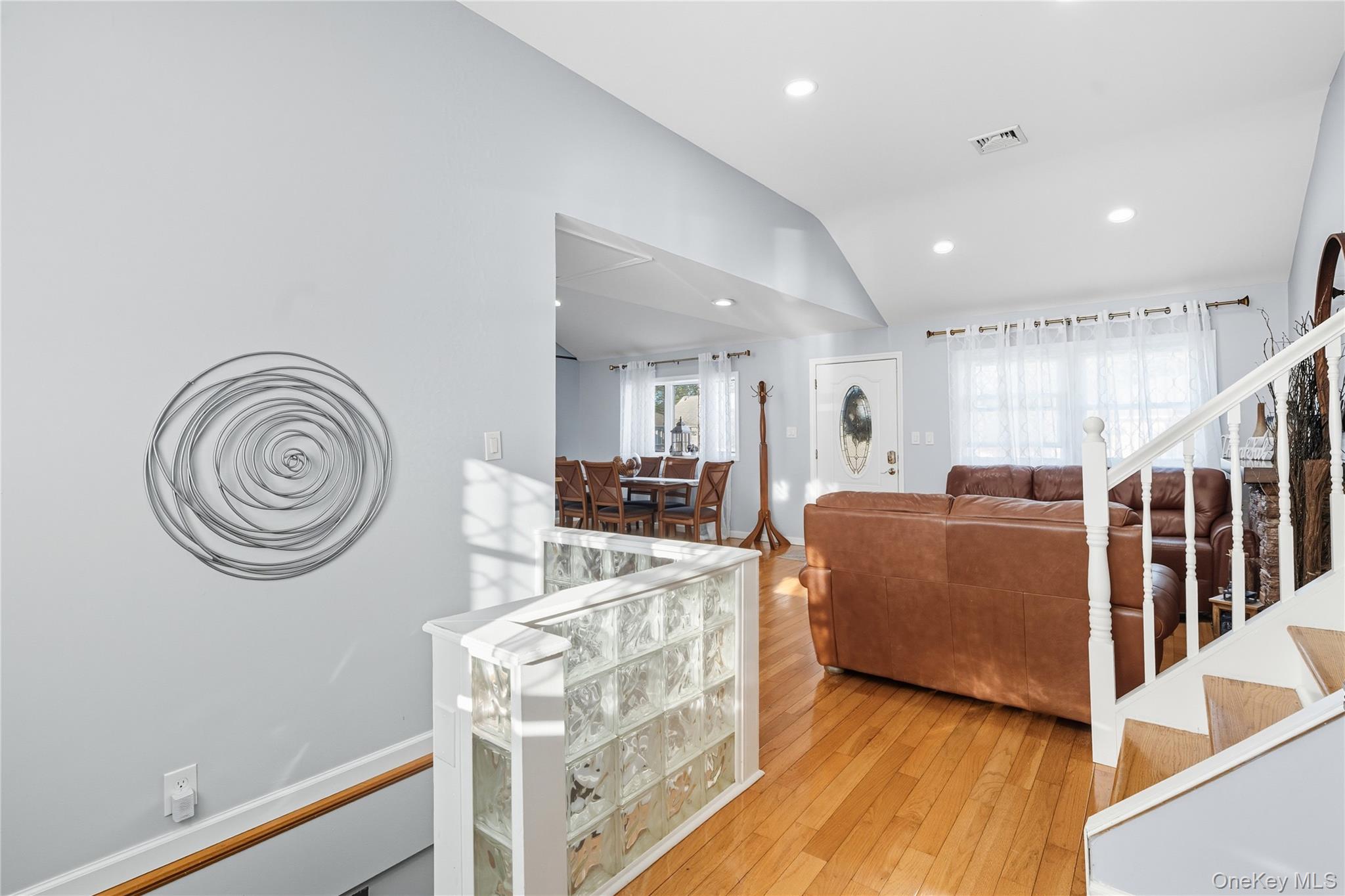 #11 photo, 131 S 5th Street, Bethpage , NY 11714