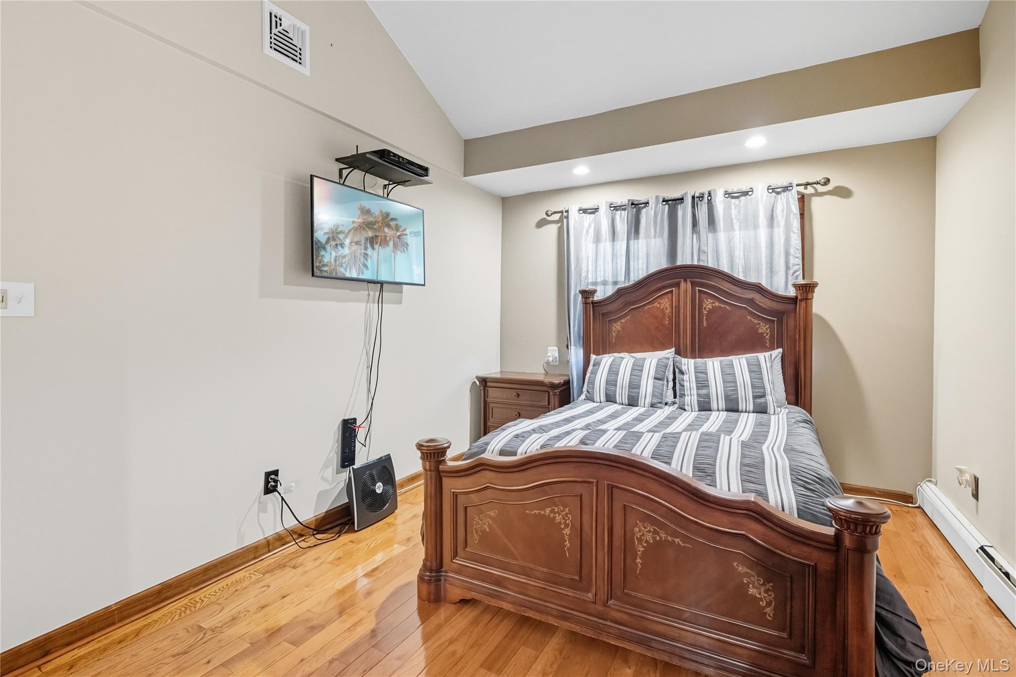 #15 photo, 131 S 5th Street, Bethpage , NY 11714