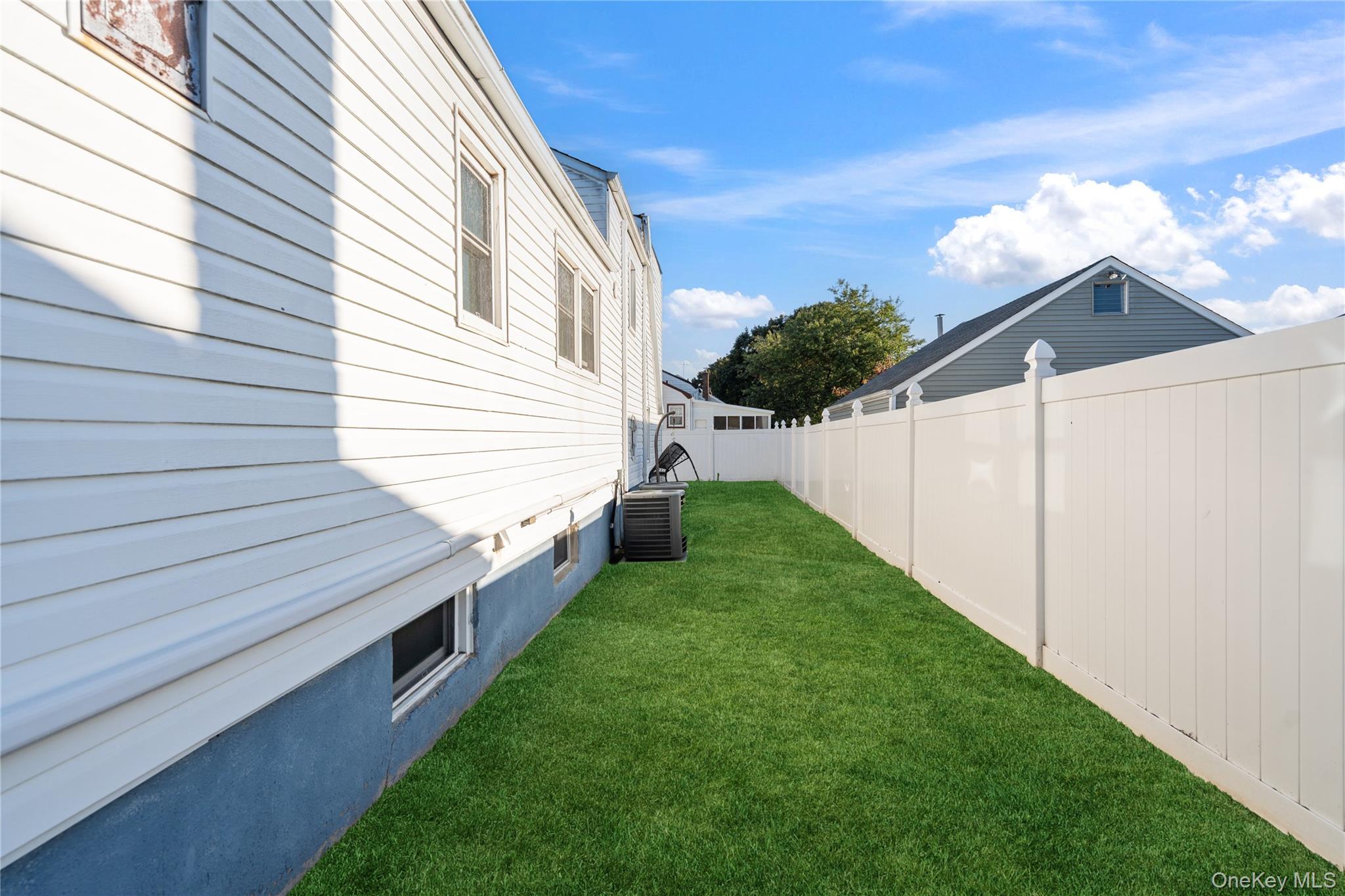 #20 photo, 131 S 5th Street, Bethpage , NY 11714