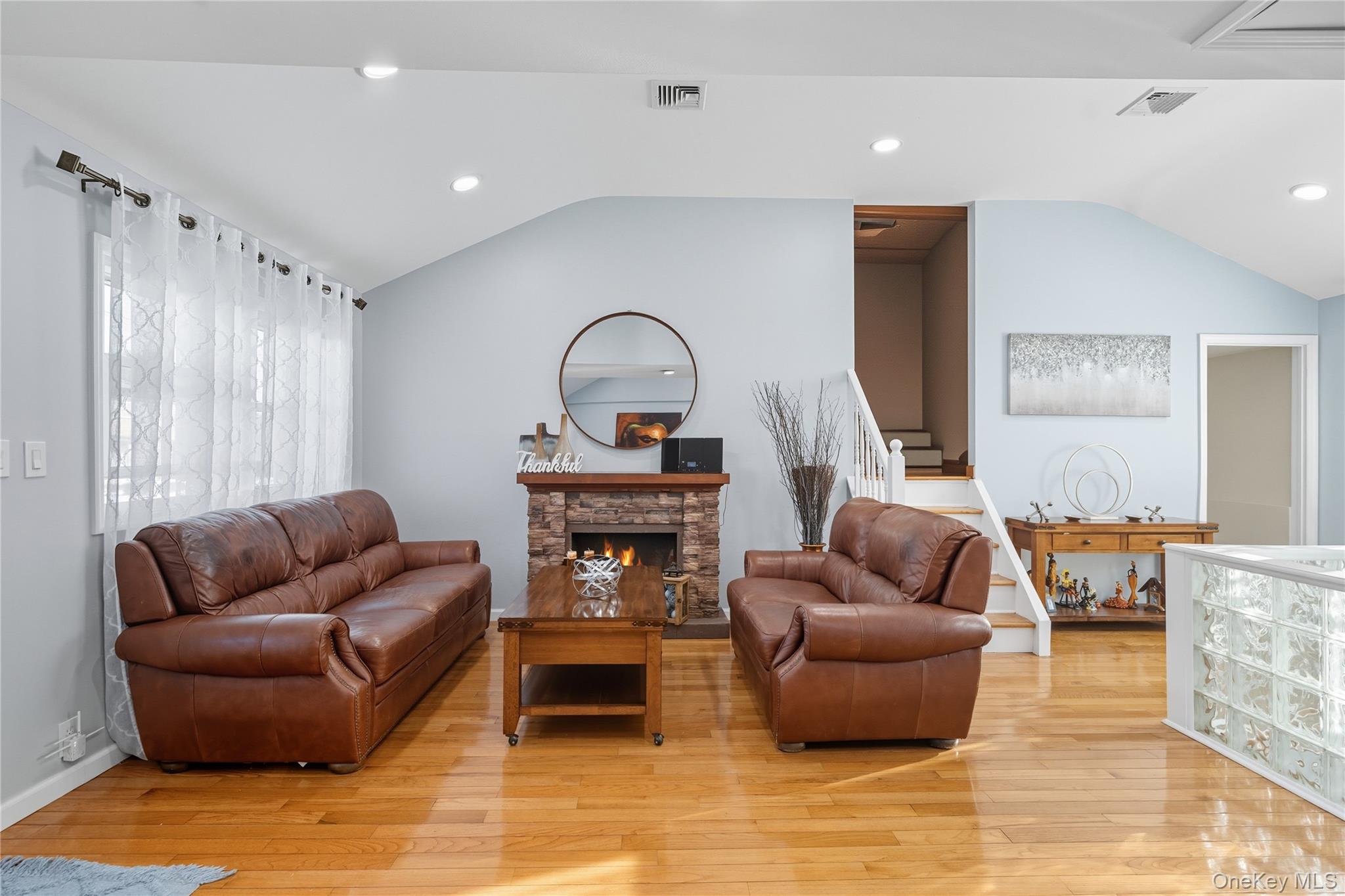 #4 photo, 131 S 5th Street, Bethpage , NY 11714