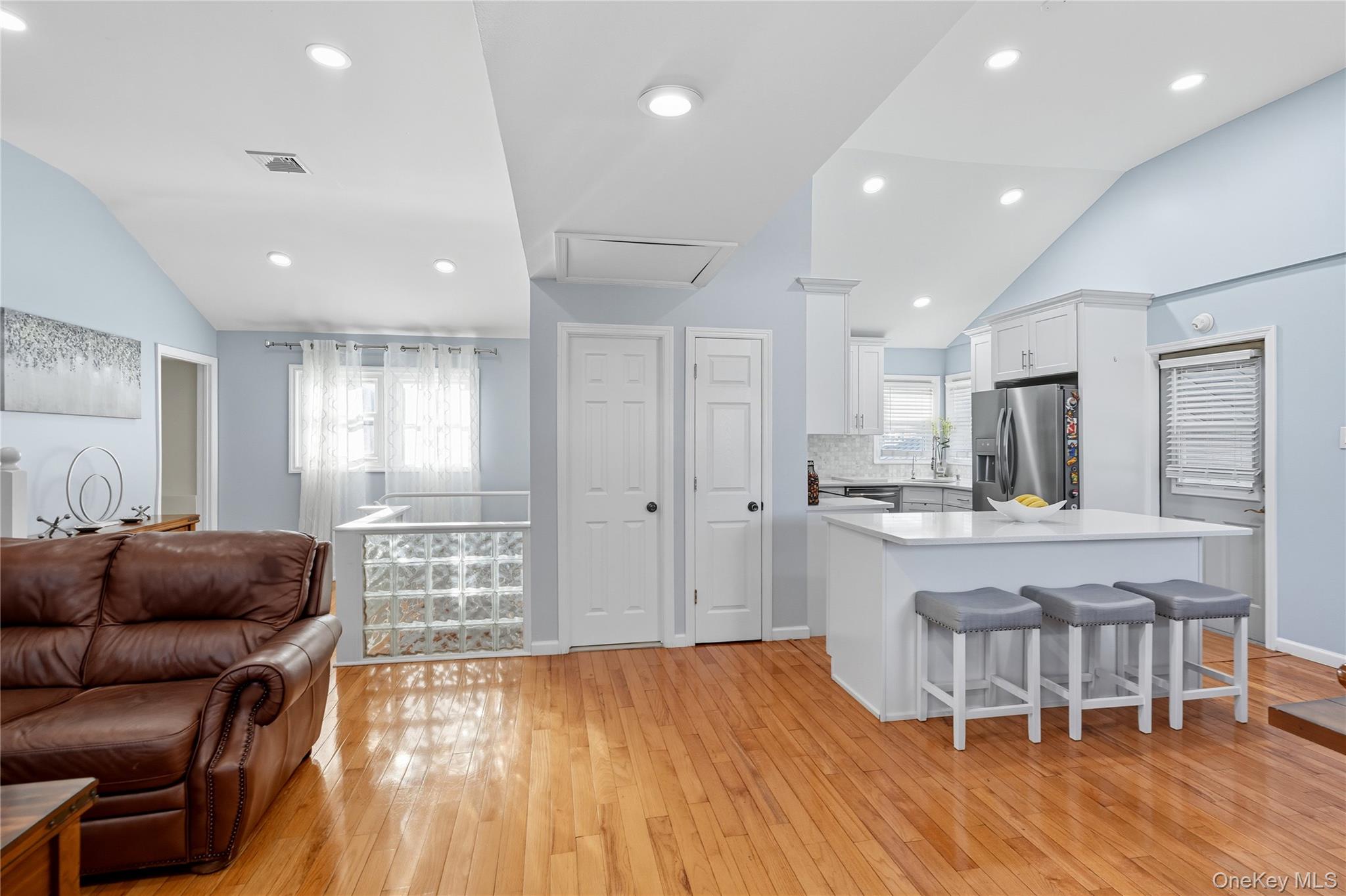 #5 photo, 131 S 5th Street, Bethpage , NY 11714