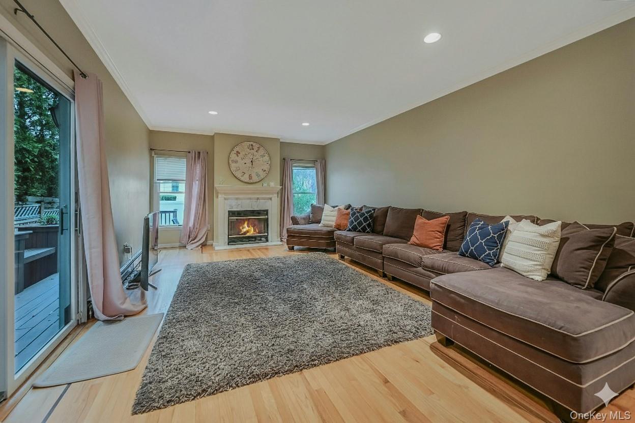 #15 photo, 124 Fleets Cove Road, Huntington , NY 11743