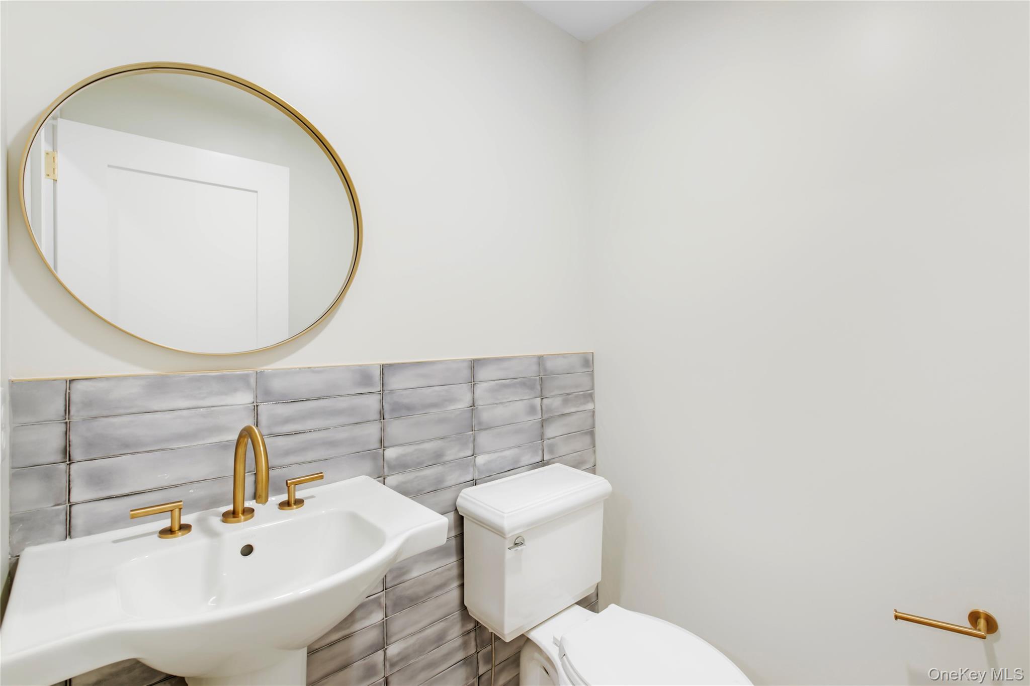 #11 photo, 695 Merrick Avenue, Westbury , NY 11590