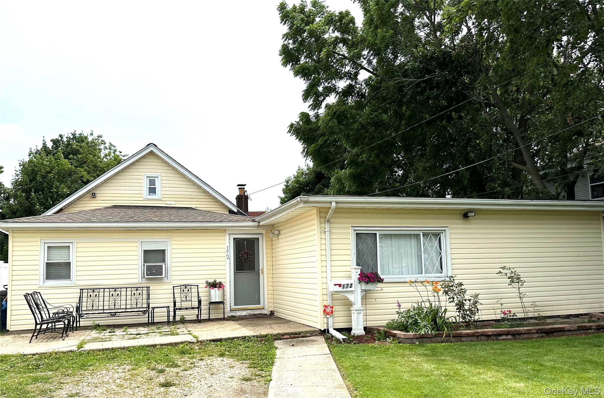 #1 photo, 172 Argyle Avenue, Uniondale , NY 11553