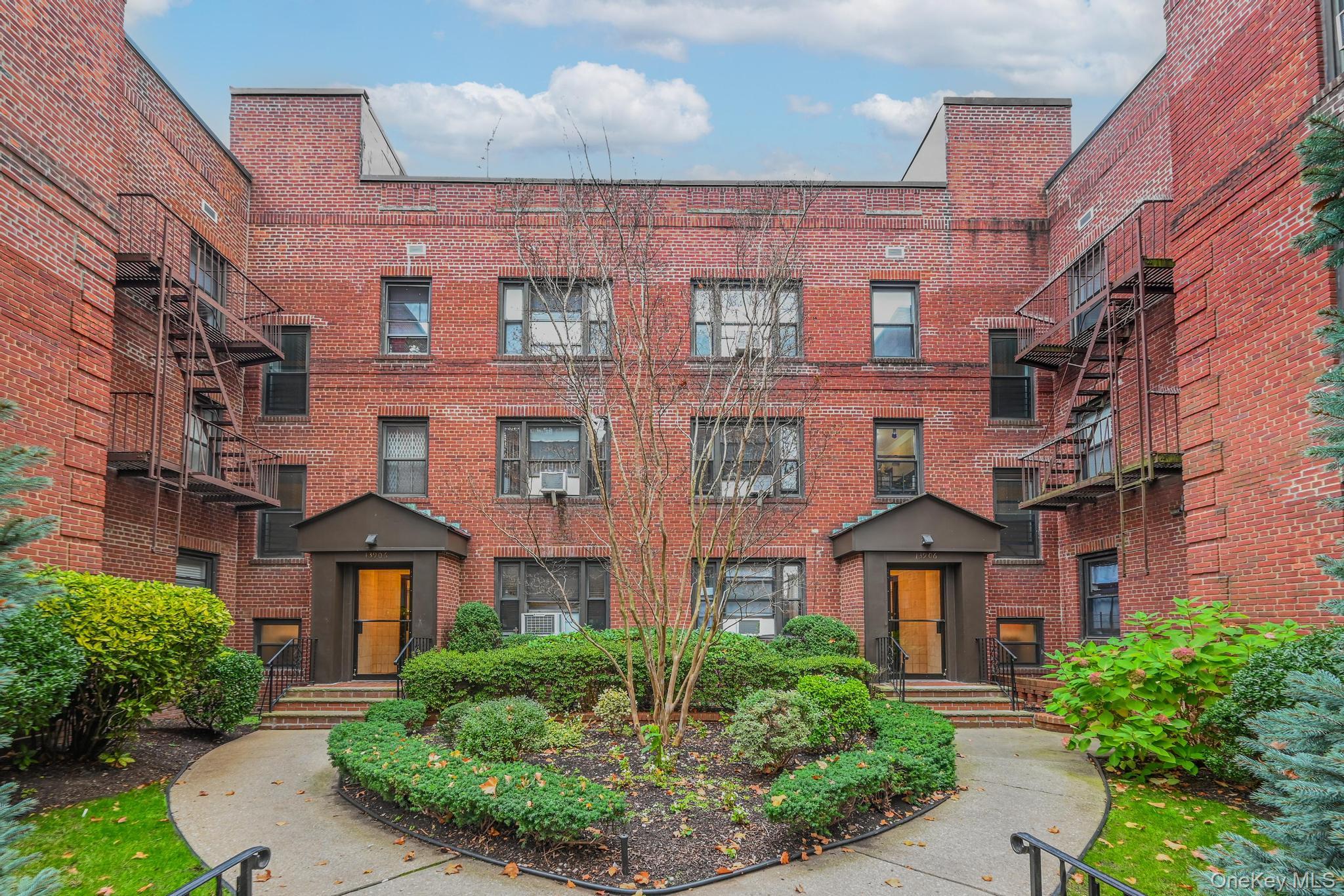 #1 photo, 139-06 Pershing Crescent, Briarwood , NY 11435