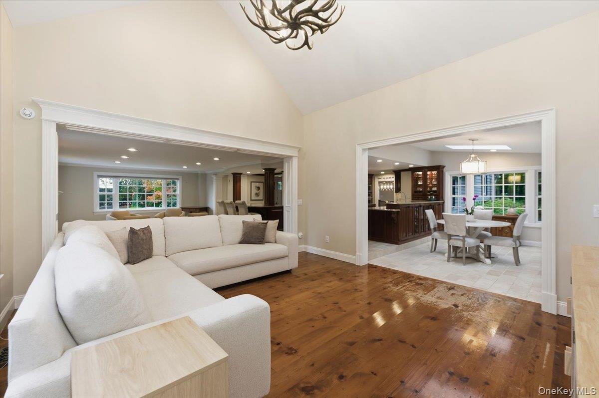 #18 photo, 5 Kanes Lane, Huntington Bay , NY 11743