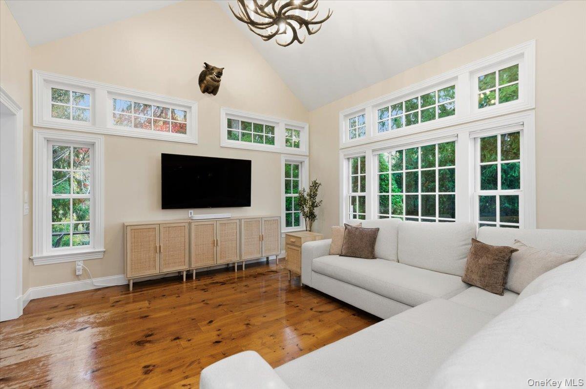 #19 photo, 5 Kanes Lane, Huntington Bay , NY 11743