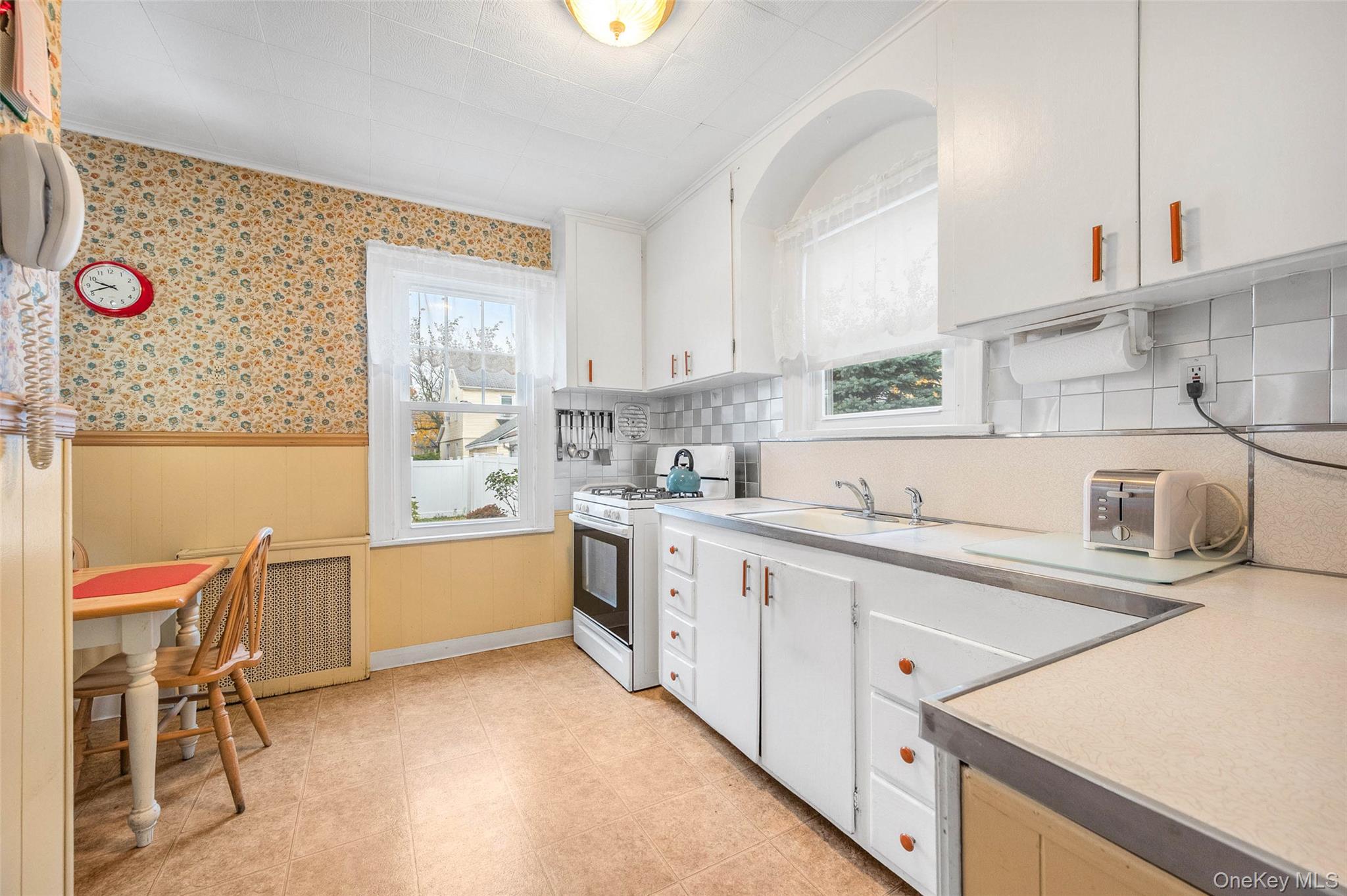 #7 photo, 24358 144th Avenue, Rosedale , NY 11422