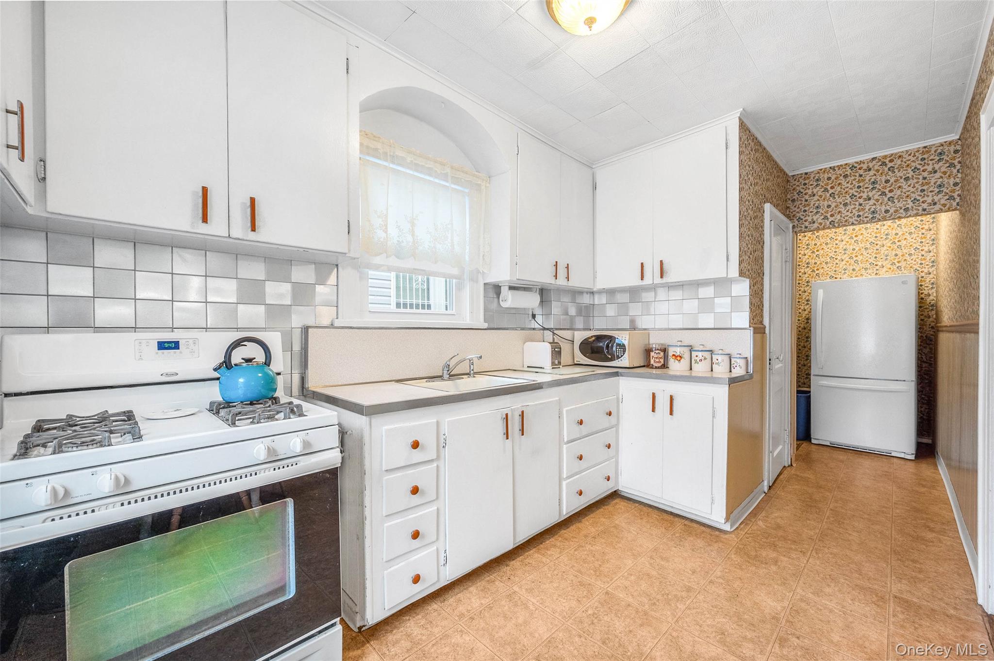 #8 photo, 24358 144th Avenue, Rosedale , NY 11422