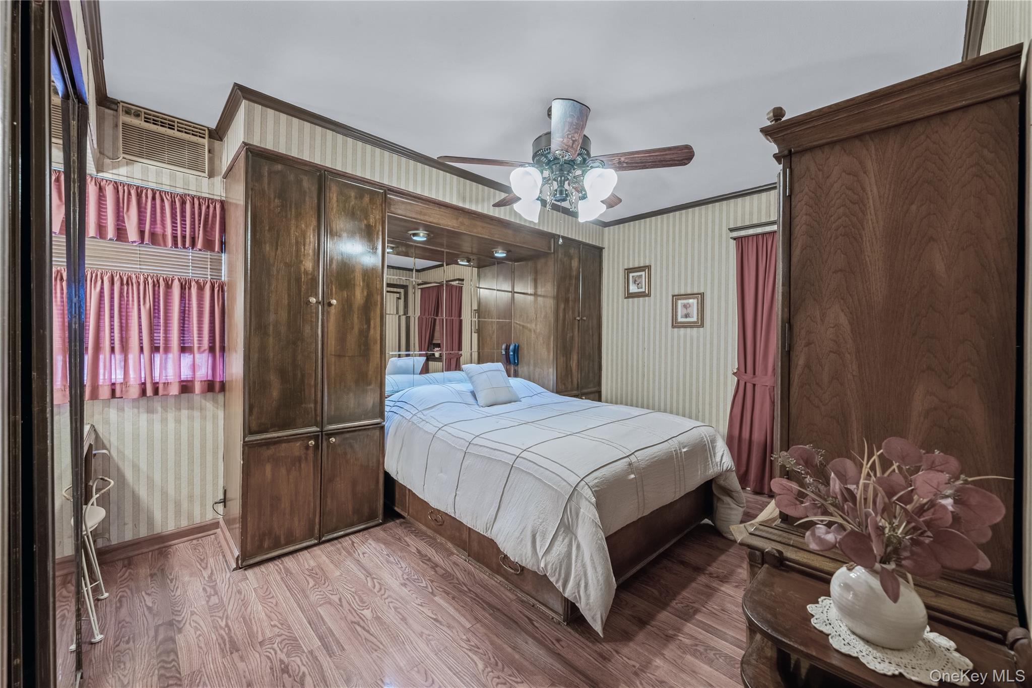 #5 photo, 6 Fernwood Terrace, Stewart Manor , NY 11530