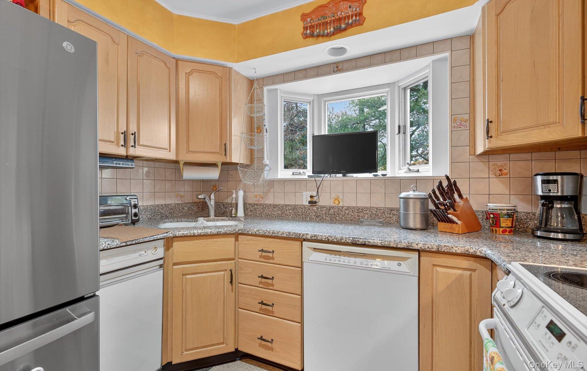 #13 photo, 15 Duke Place, Glen Cove , NY 11542