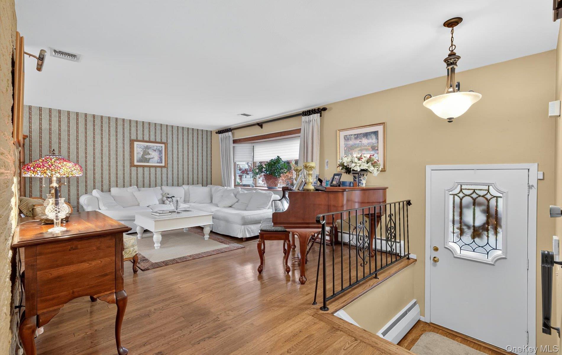 #5 photo, 15 Duke Place, Glen Cove , NY 11542