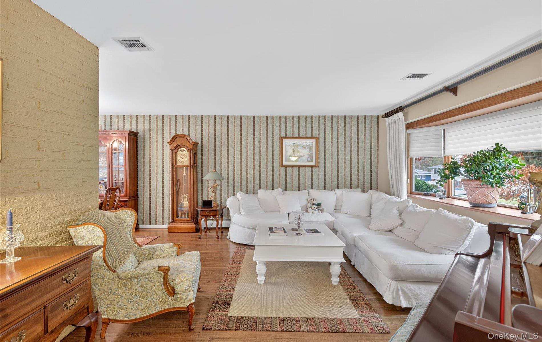 #9 photo, 15 Duke Place, Glen Cove , NY 11542