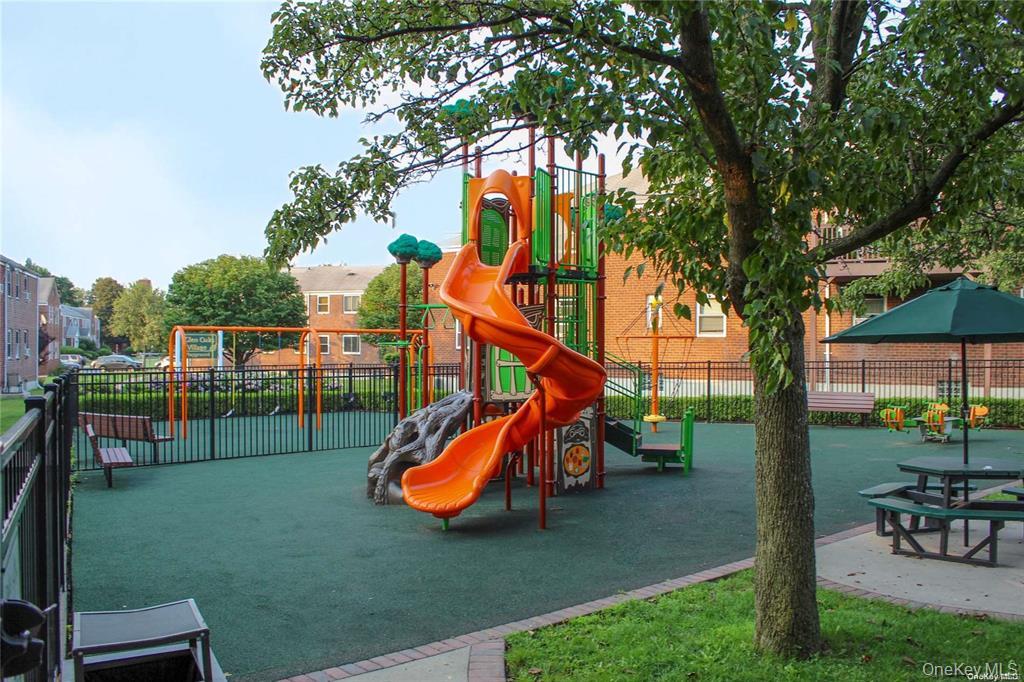 #12 photo, 245-39 76th Avenue, Glen Oaks , NY 11426