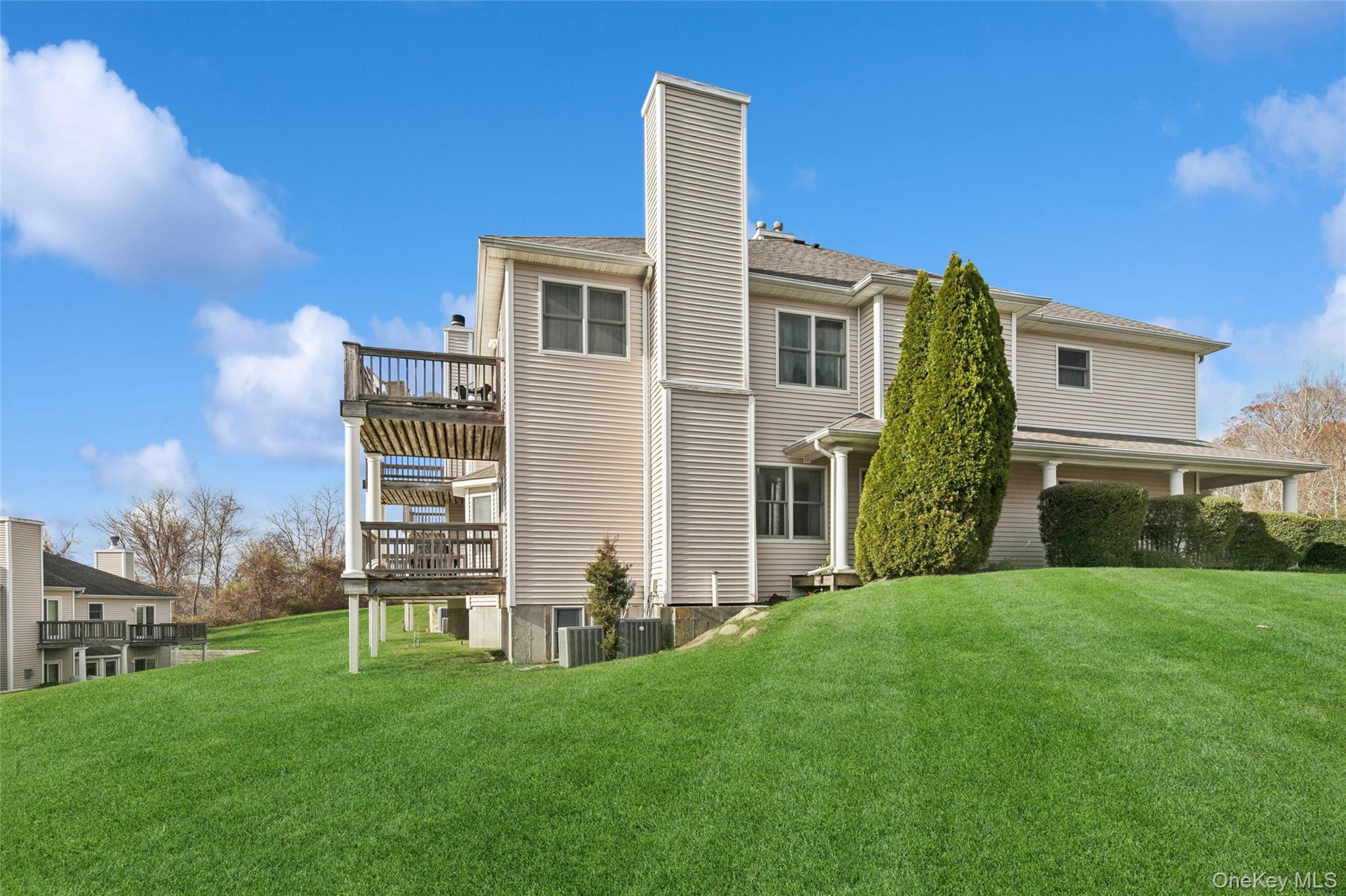 #3 photo, 706 Willow Pond Drive, Riverhead , NY 11901