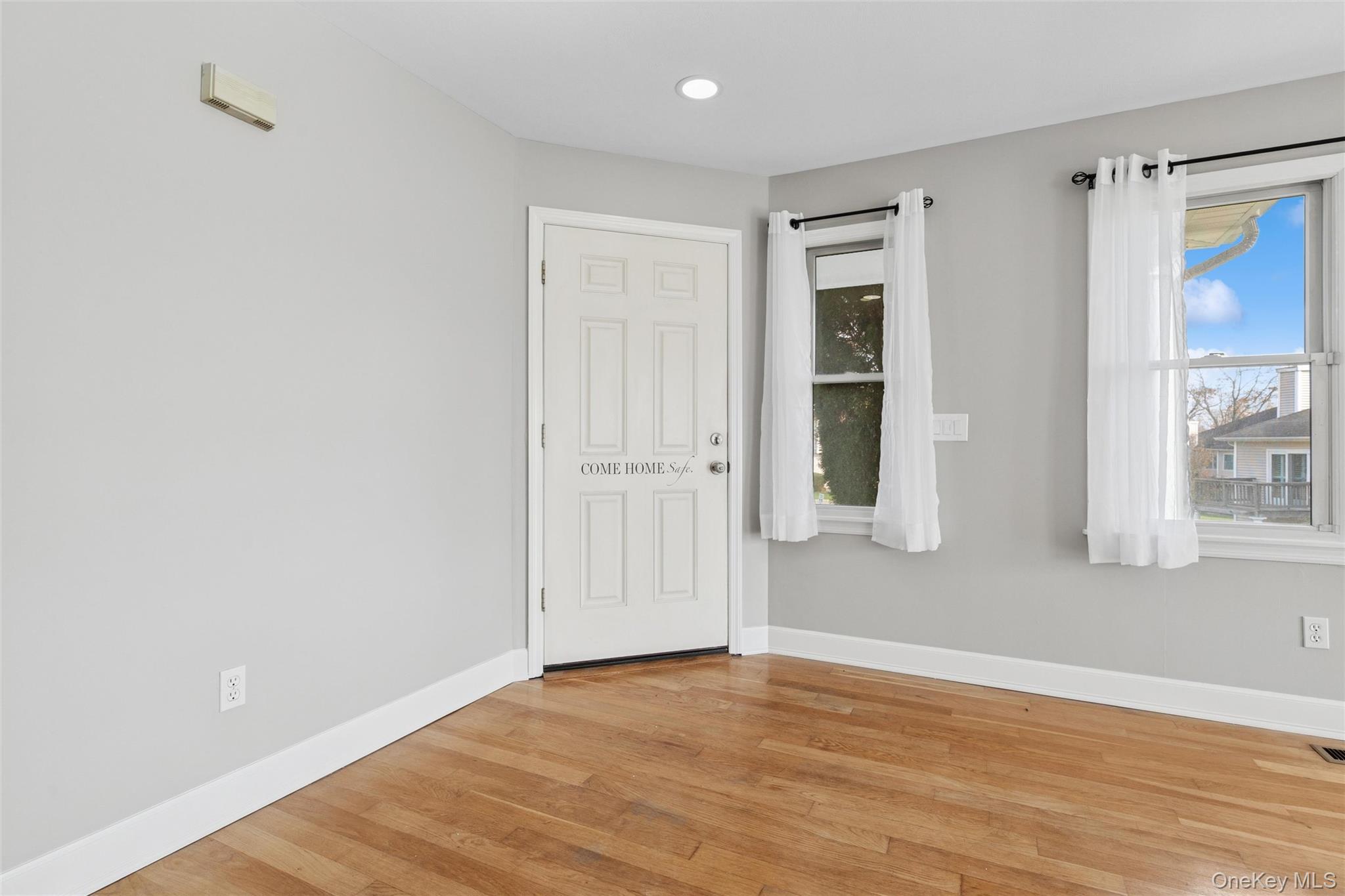 #4 photo, 706 Willow Pond Drive, Riverhead , NY 11901