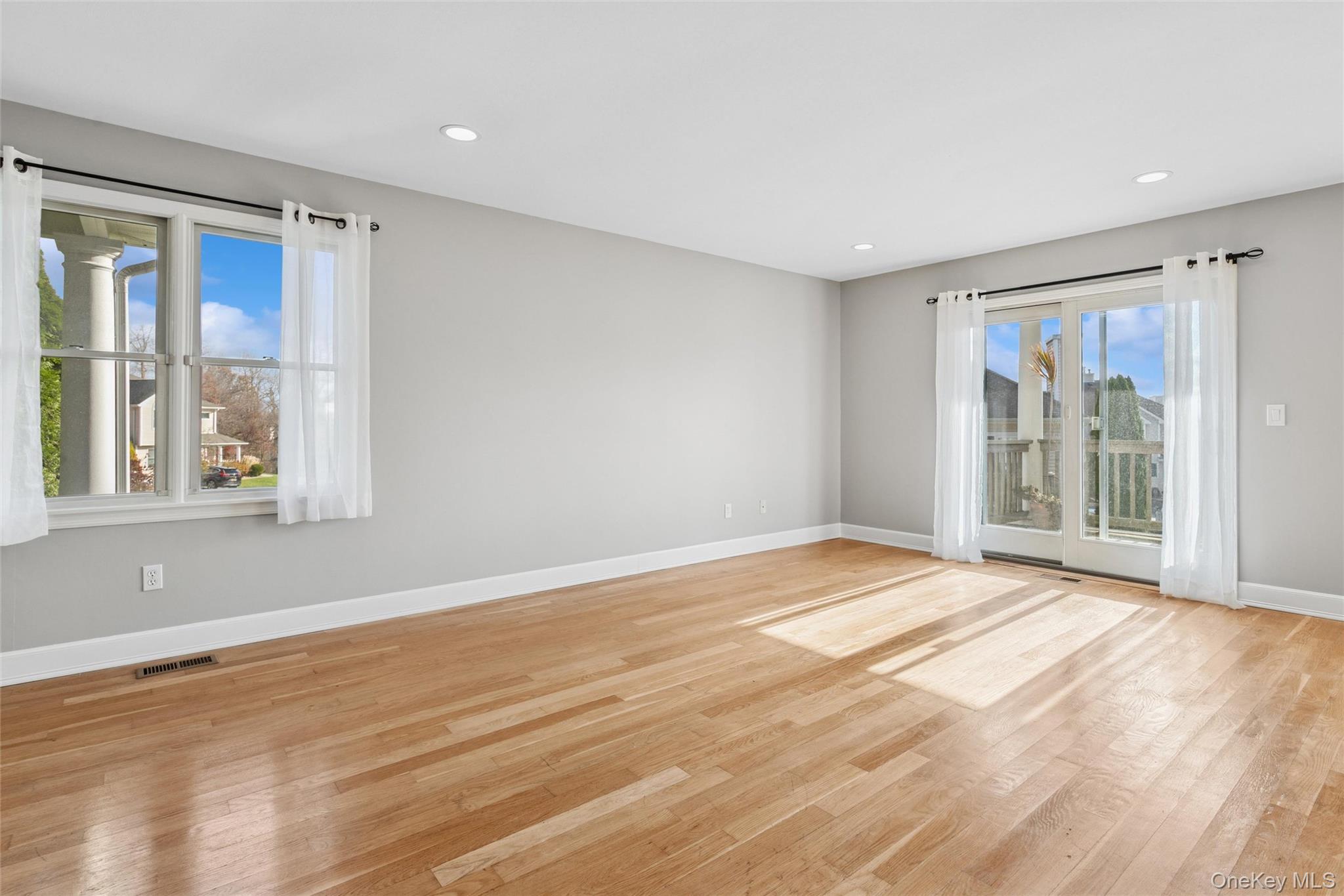 #7 photo, 706 Willow Pond Drive, Riverhead , NY 11901