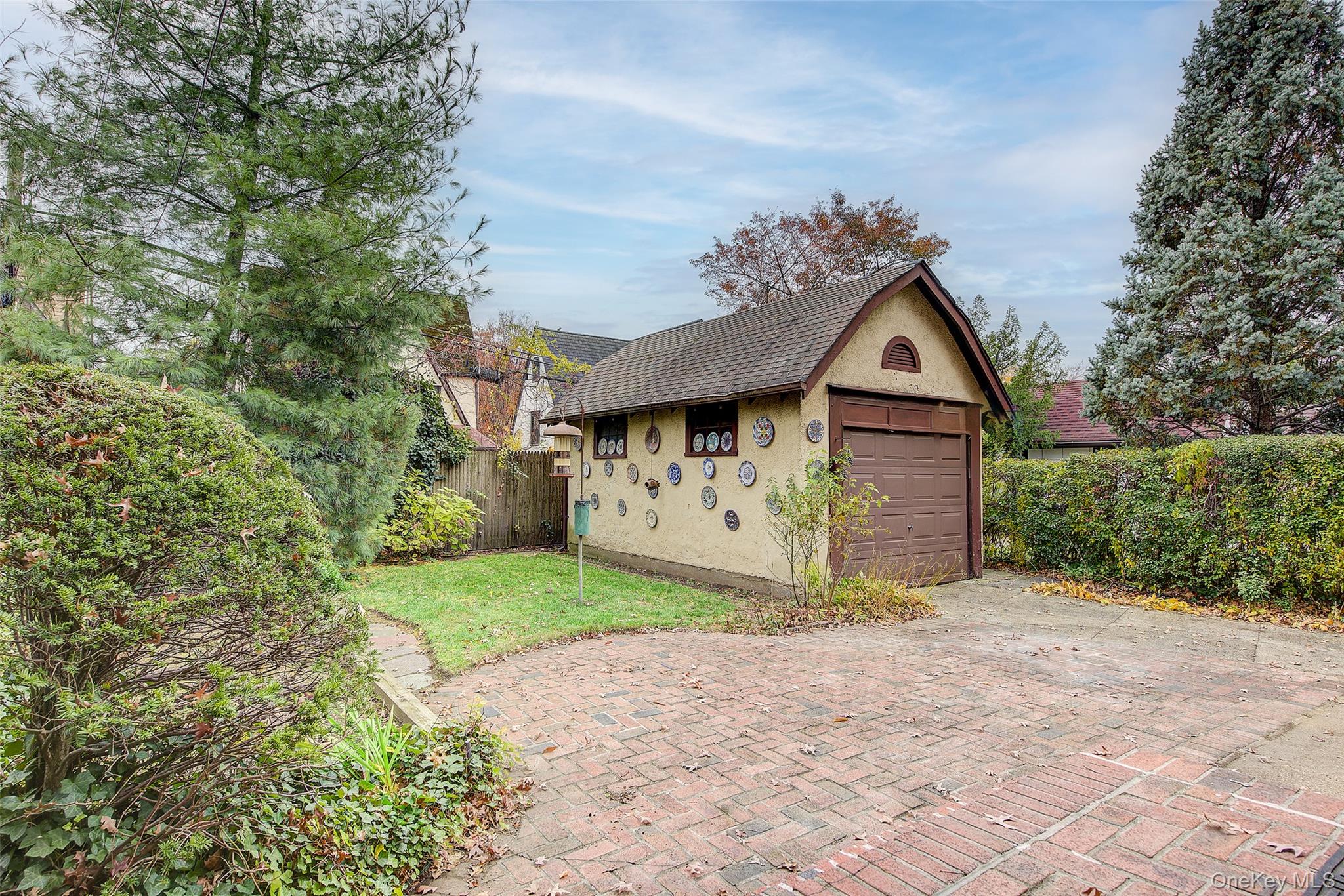 #3 photo, 70-50 Ingram Street, Forest Hills , NY 11375