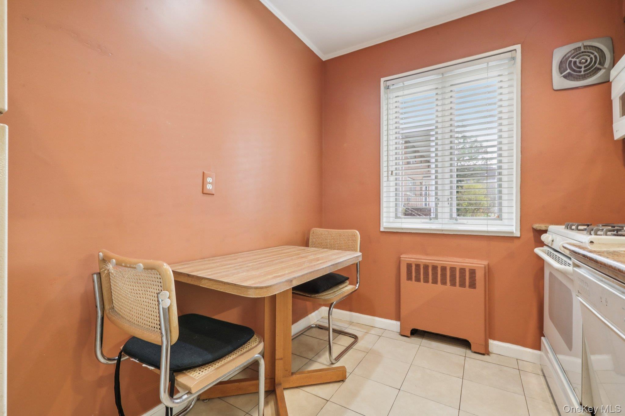 #7 photo, 40 Lawrence Drive, White Plains , NY 10603