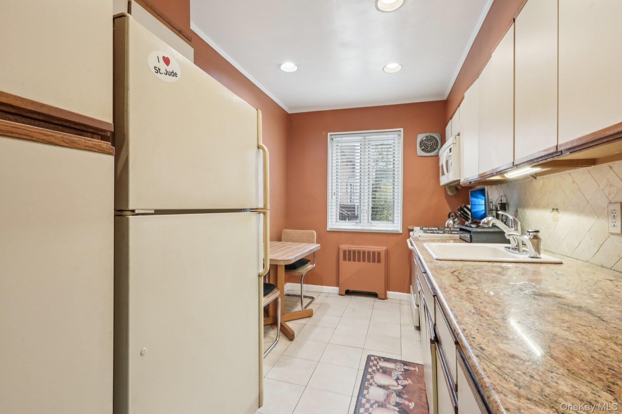 #8 photo, 40 Lawrence Drive, White Plains , NY 10603