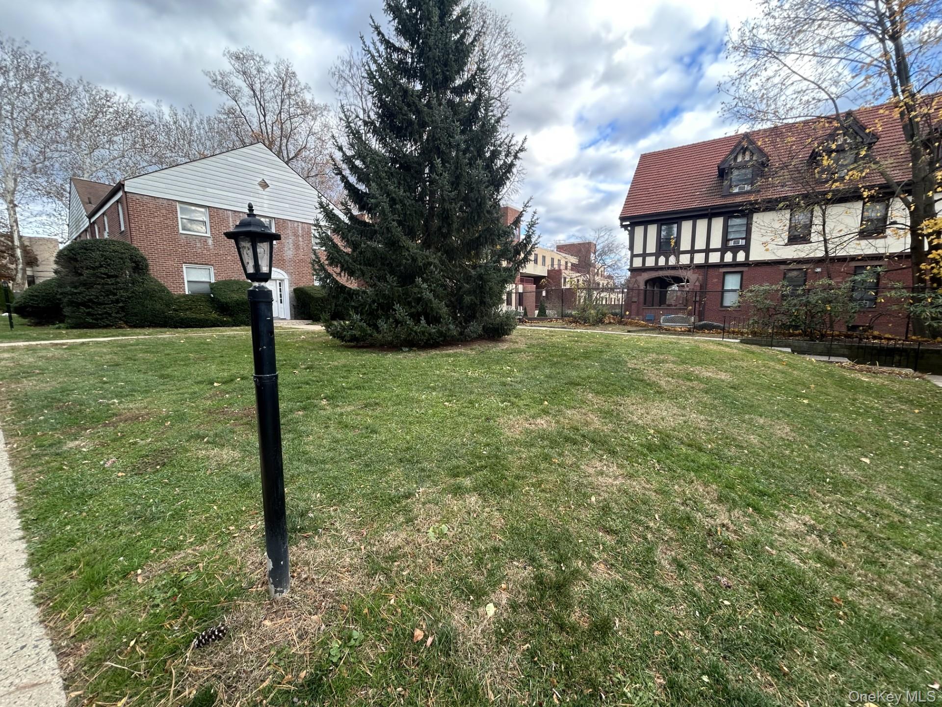 #10 photo, 79 N Broadway, White Plains , NY 10603