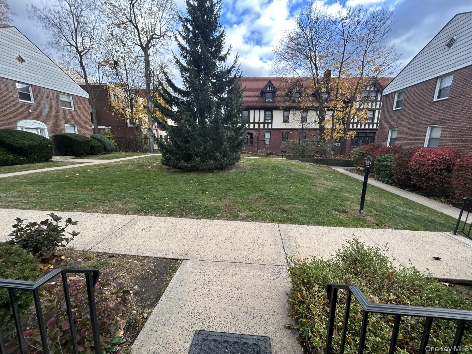 #13 photo, 79 N Broadway, White Plains , NY 10603