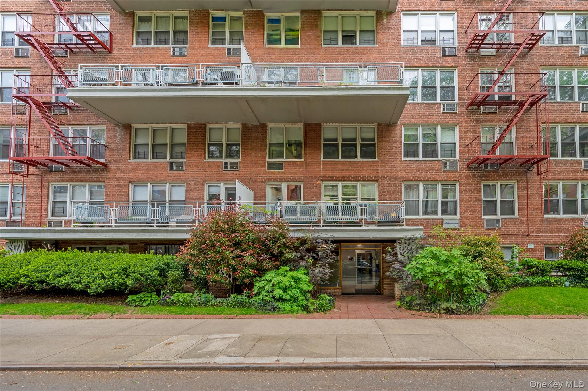 #12 photo, 415 Argyle Road, Brooklyn , NY 11218