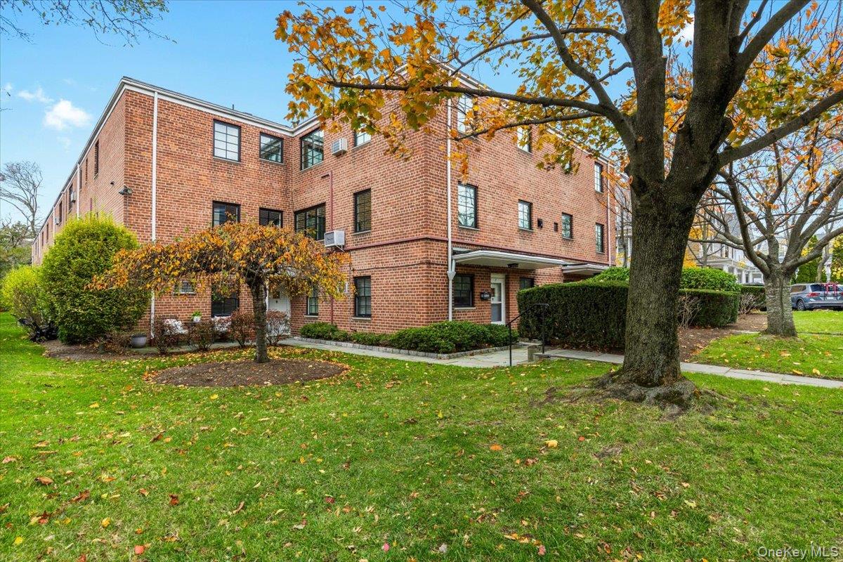 #13 photo, 181 Purchase Street, Rye , NY 10580