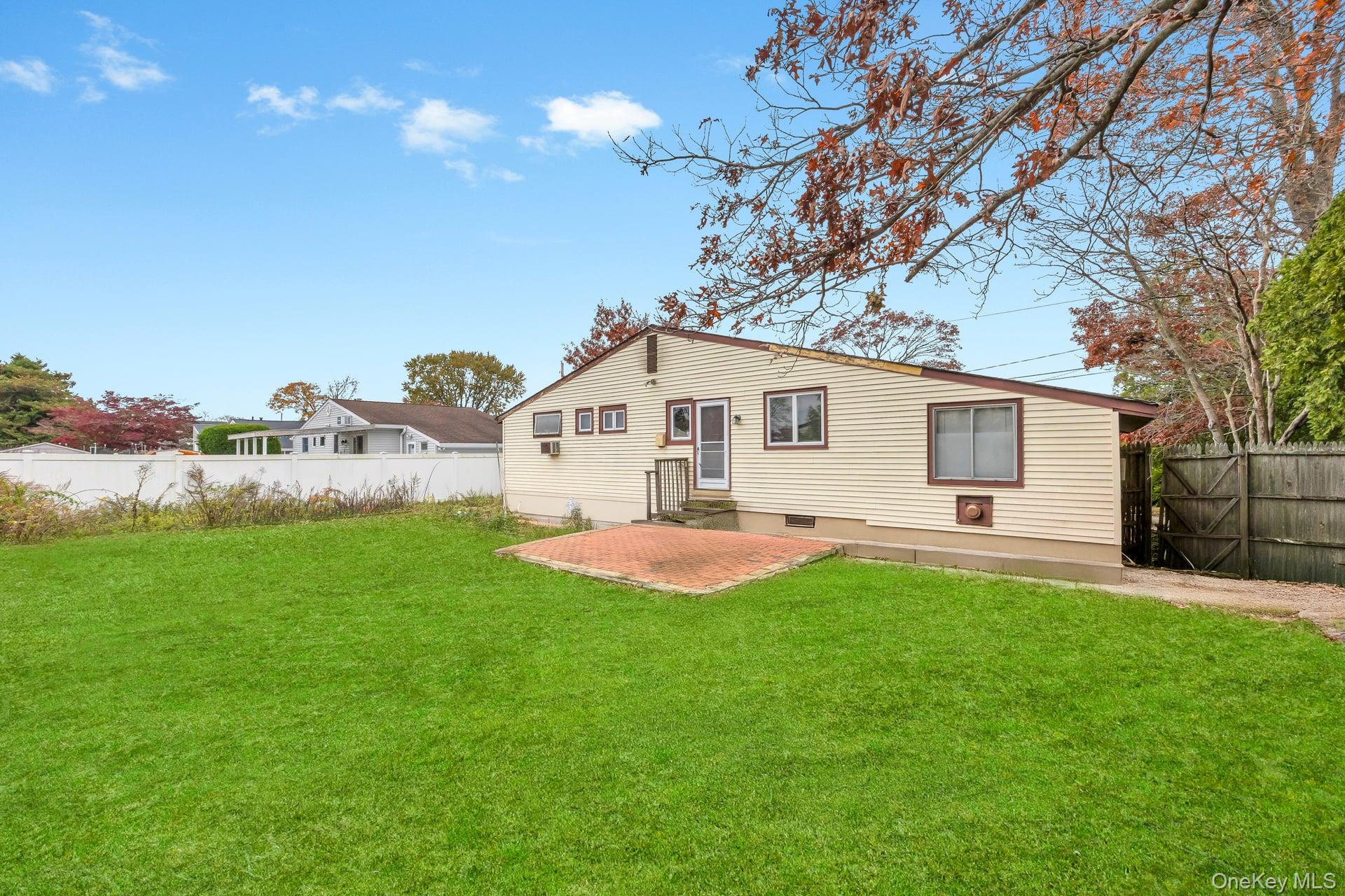 #8 photo, 13 W 15th Street, Deer Park , NY 11729