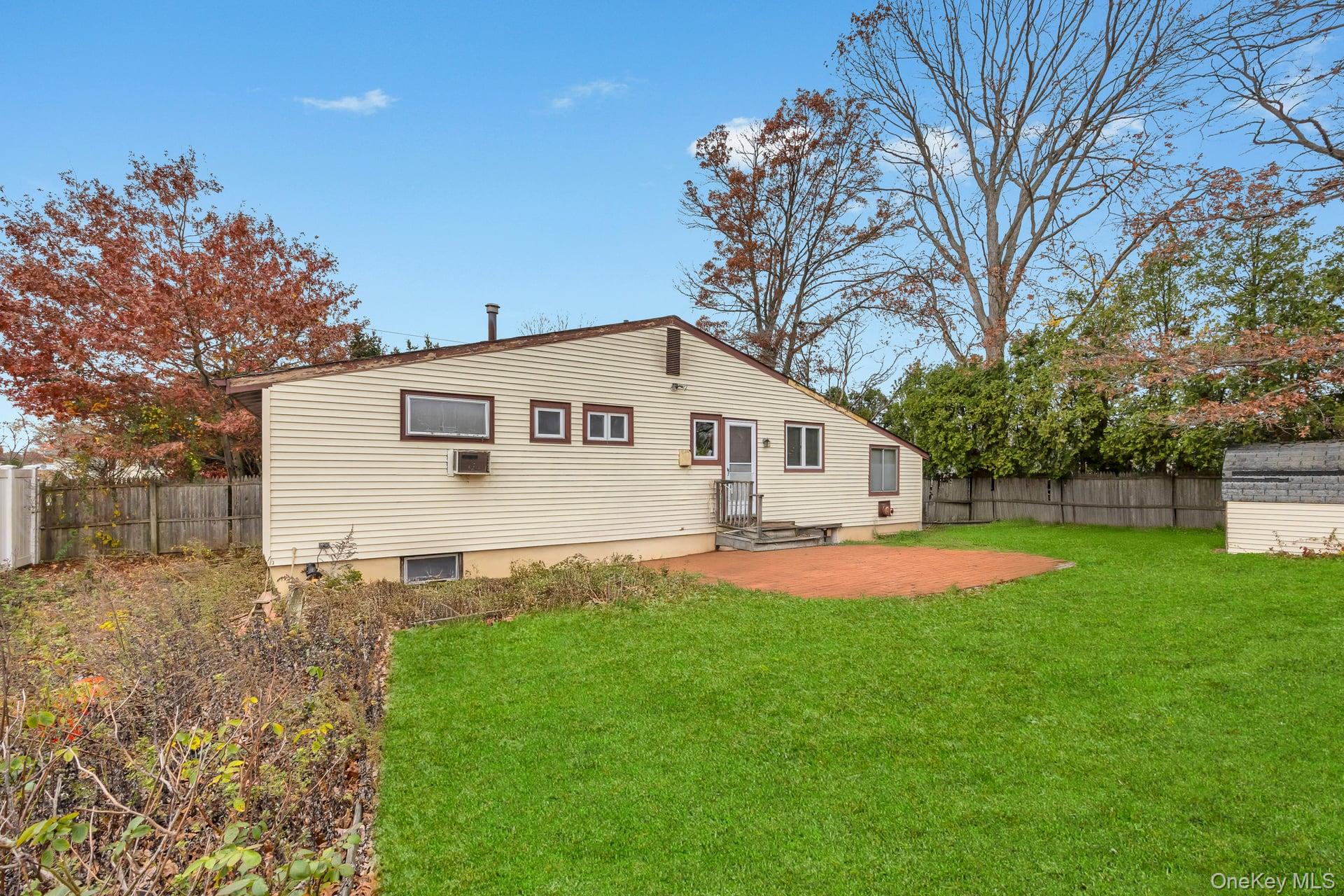 #9 photo, 13 W 15th Street, Deer Park , NY 11729