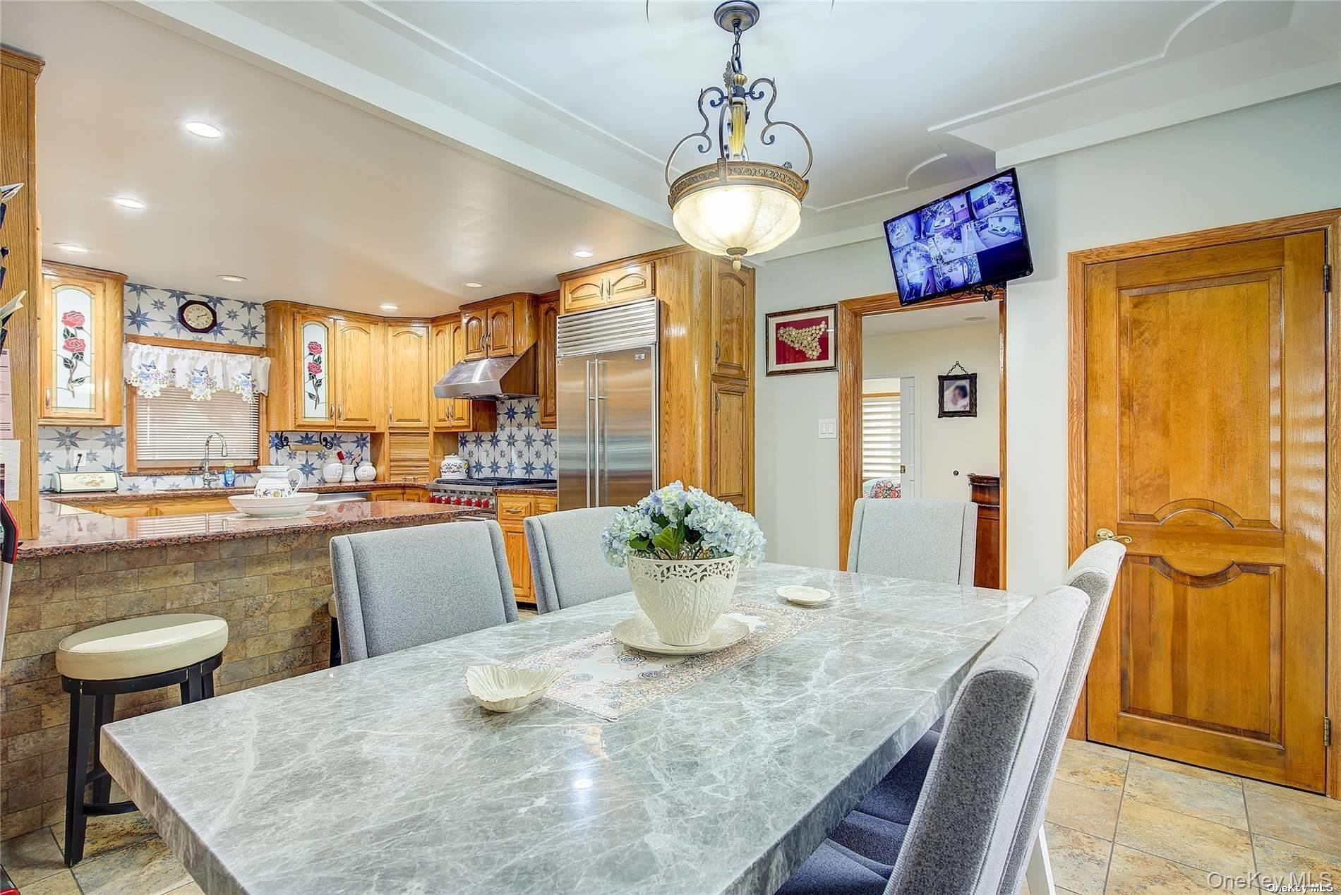 #10 photo, 43-33 163rd Street, Flushing , NY 11358