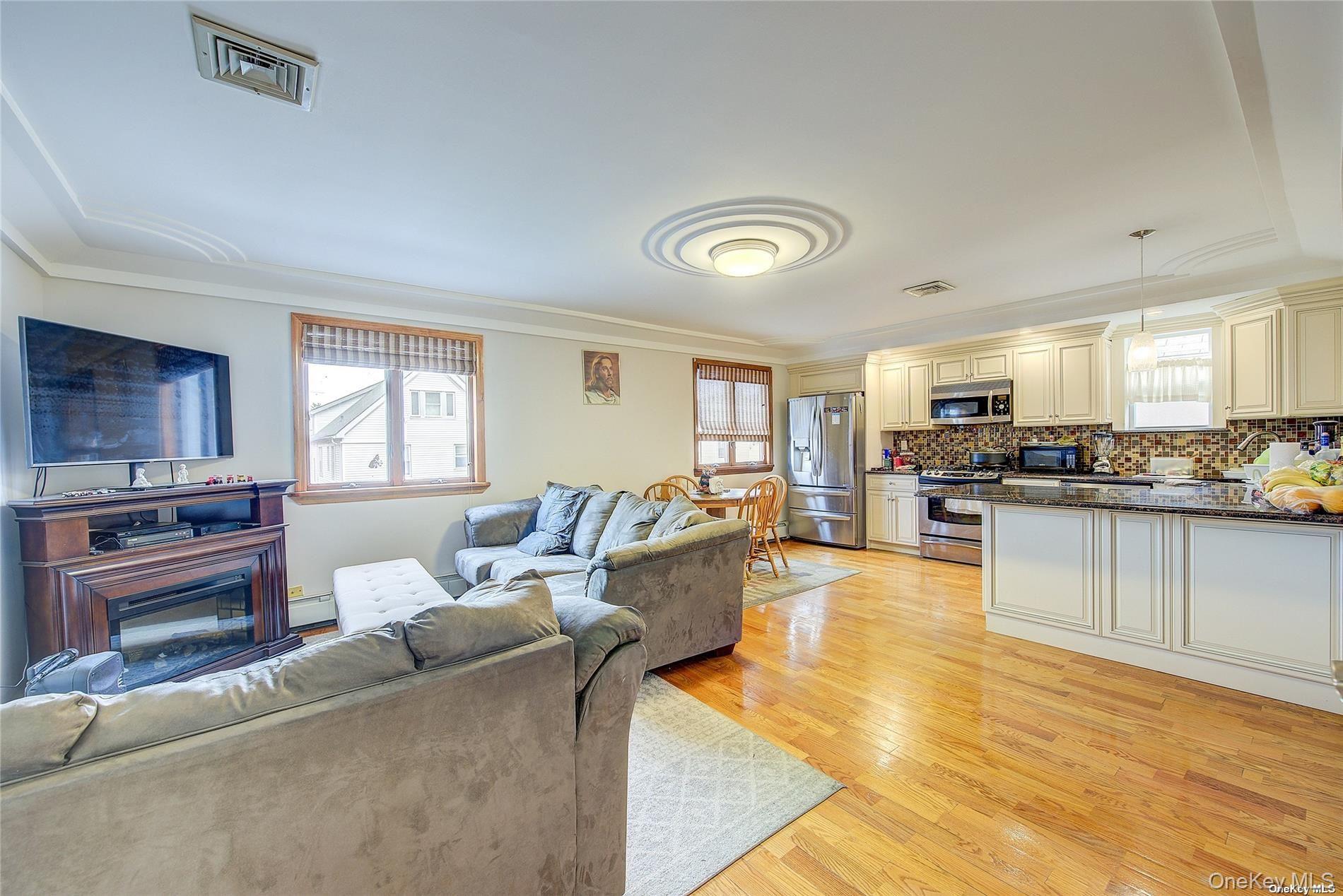 #11 photo, 43-33 163rd Street, Flushing , NY 11358