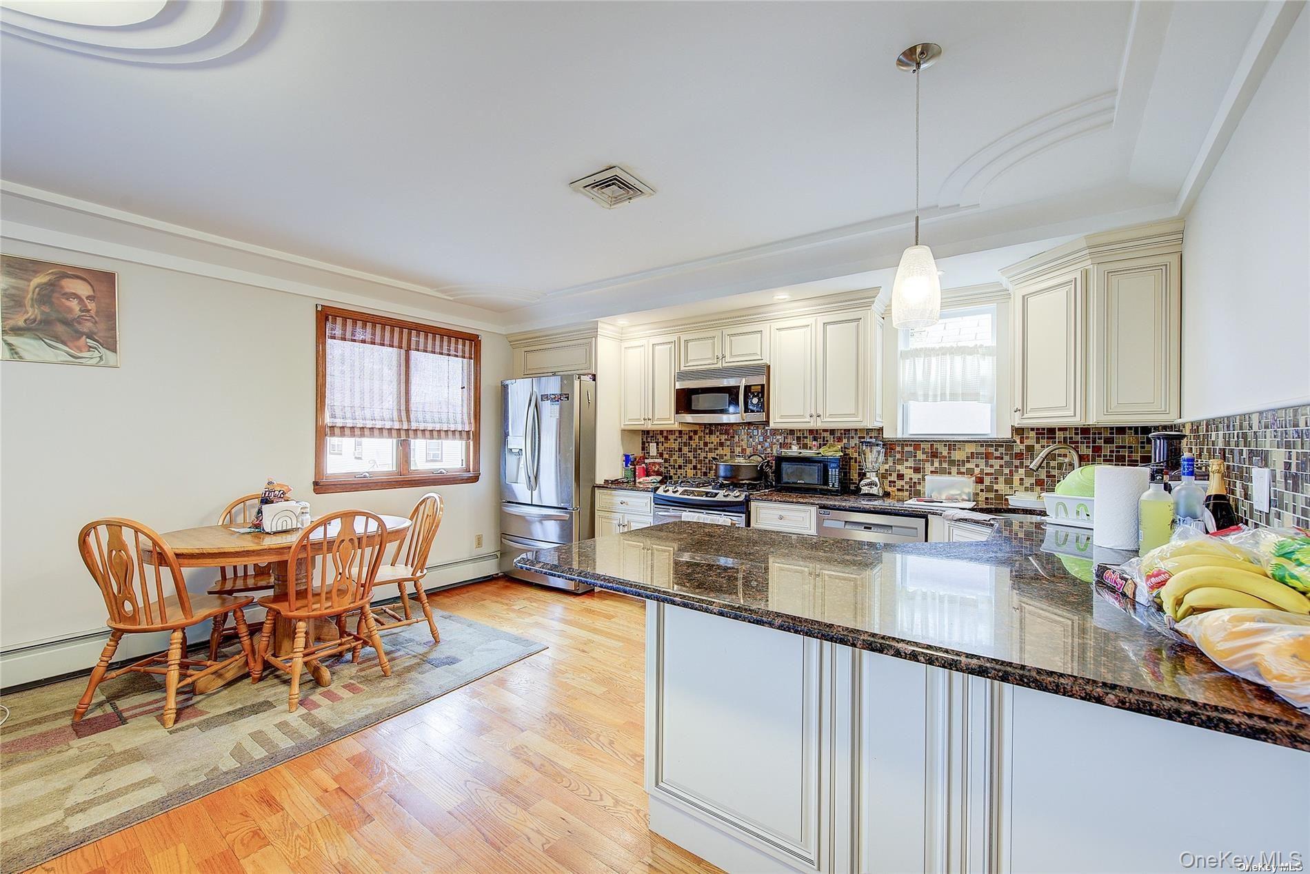 #13 photo, 43-33 163rd Street, Flushing , NY 11358