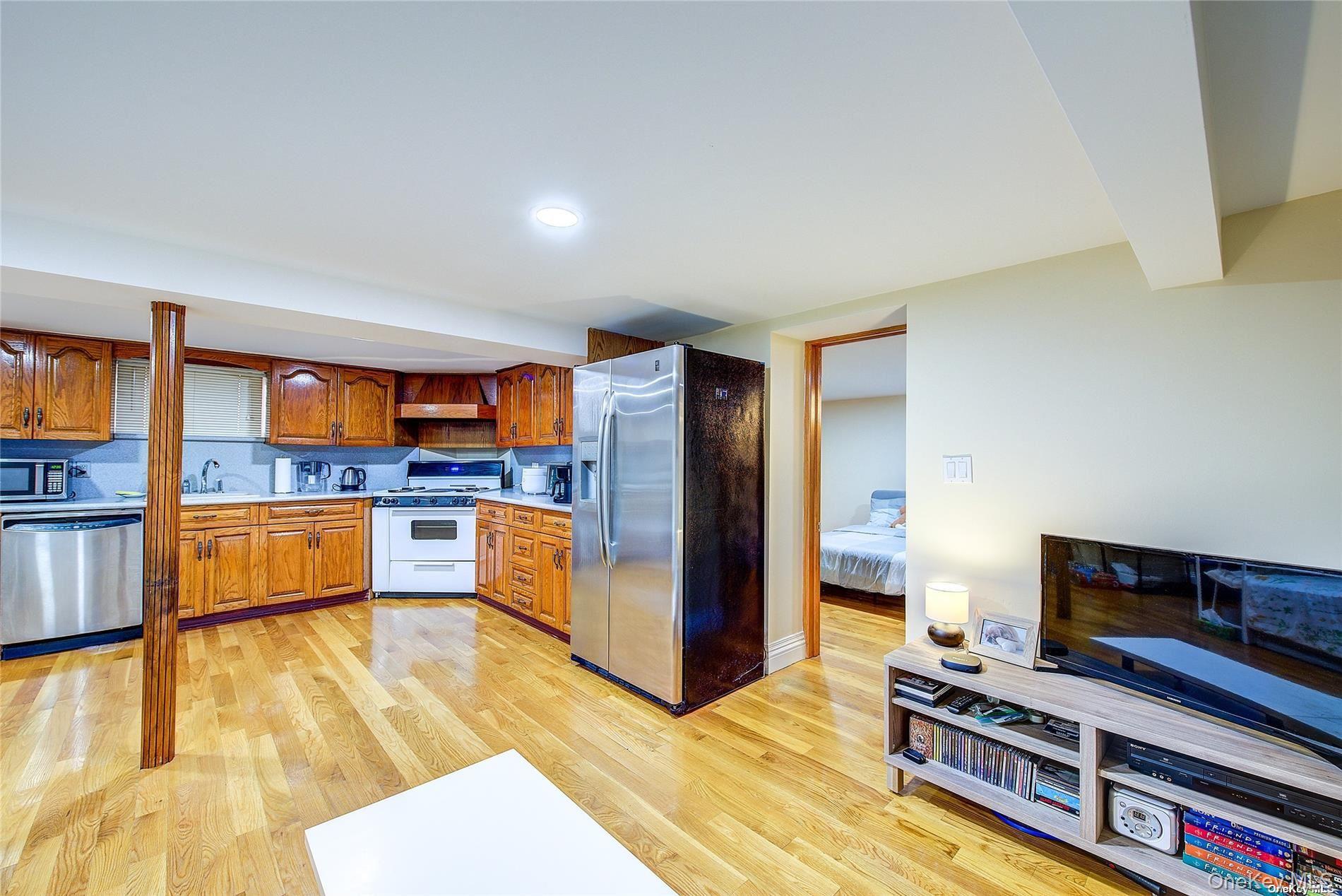 #15 photo, 43-33 163rd Street, Flushing , NY 11358