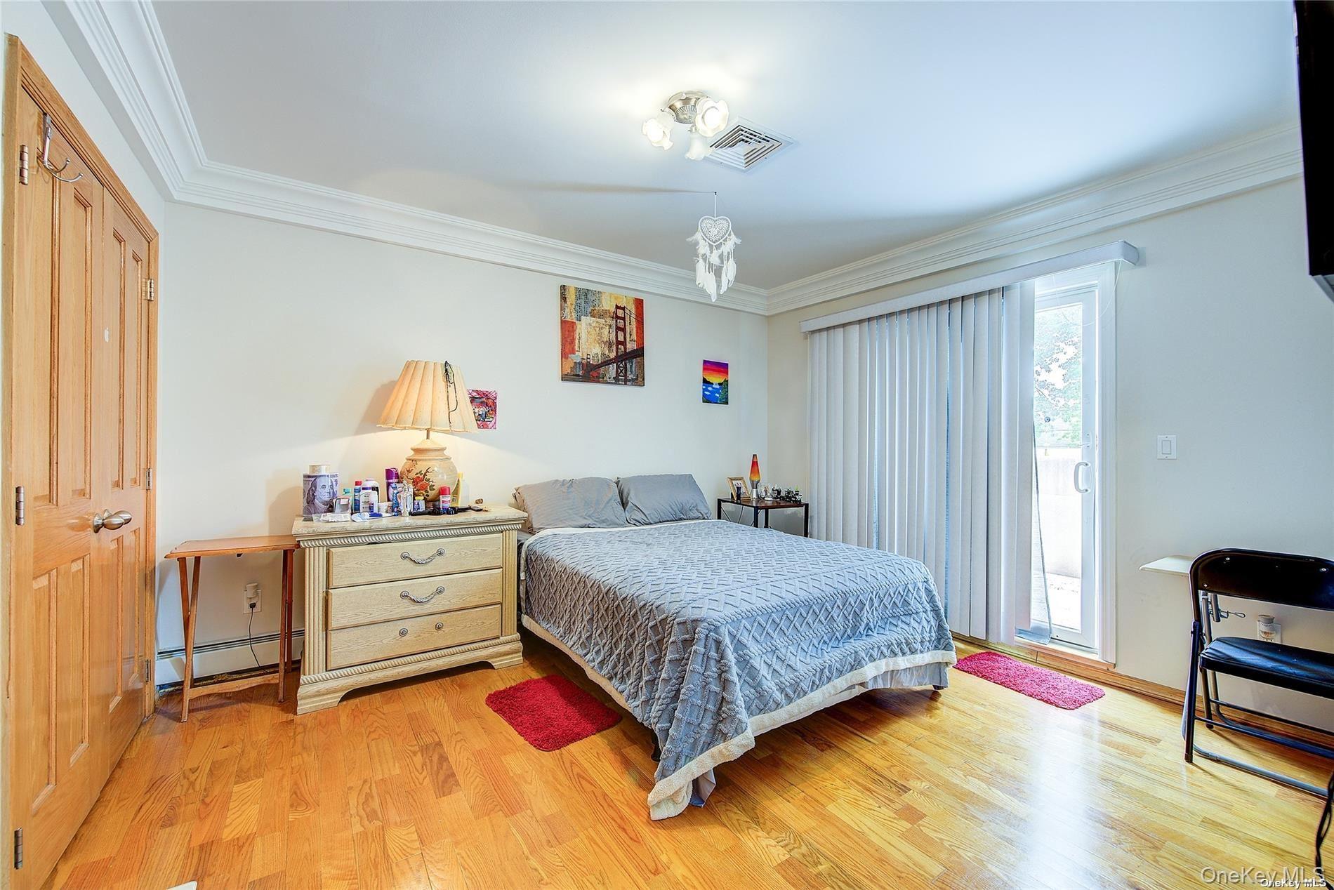 #20 photo, 43-33 163rd Street, Flushing , NY 11358