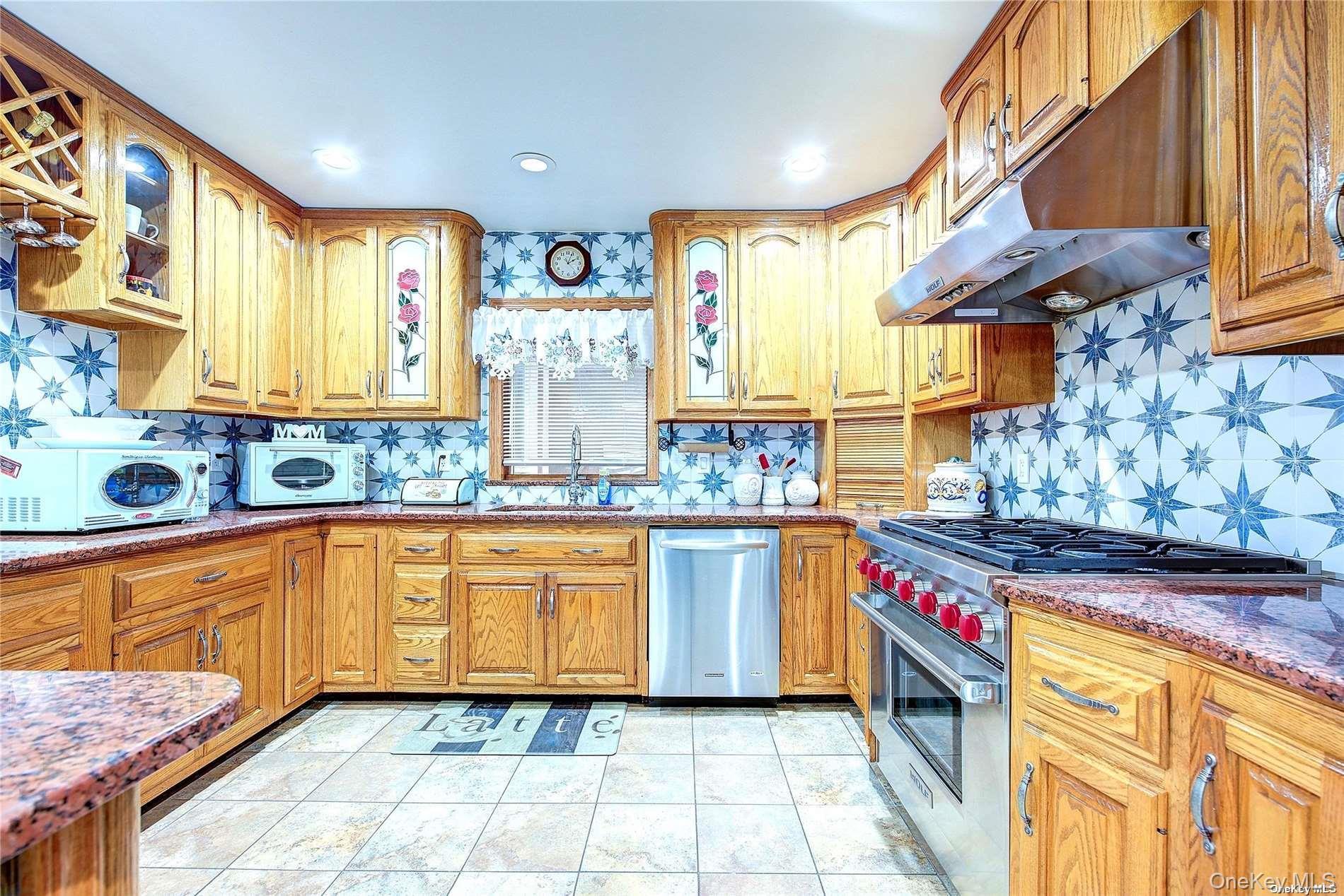 #6 photo, 43-33 163rd Street, Flushing , NY 11358