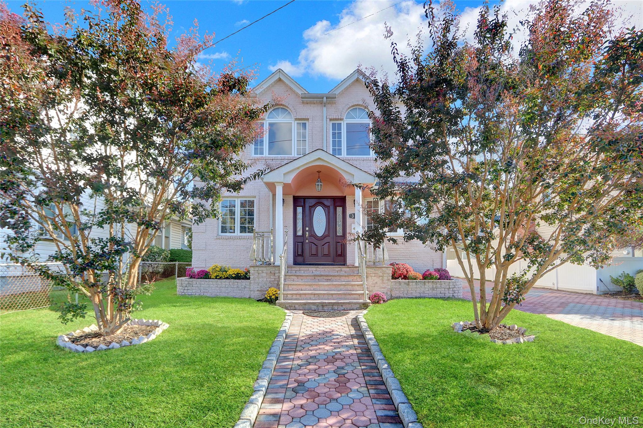 #1 photo, 32 3rd Avenue, New Hyde Park , NY 11040