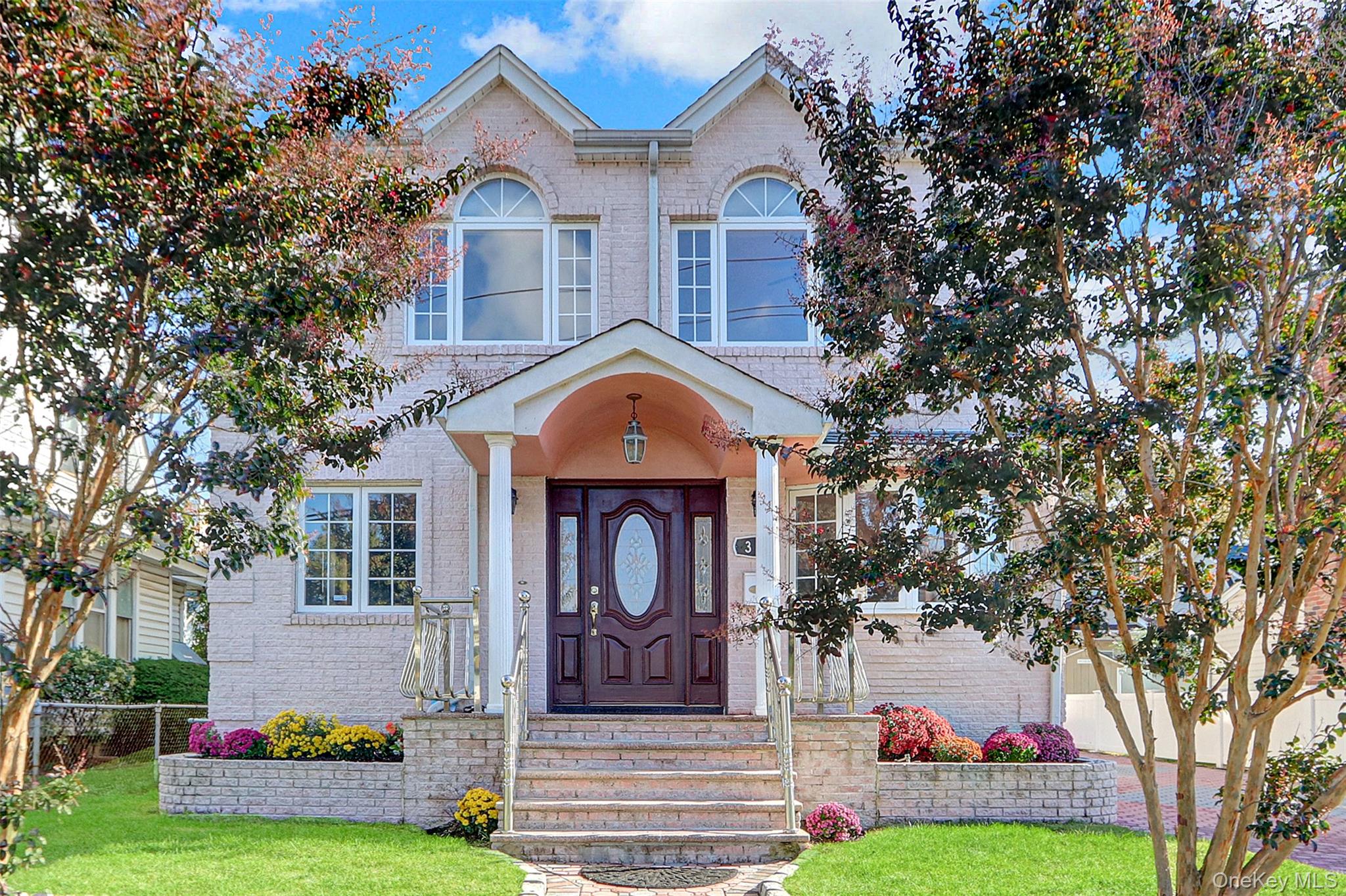 #2 photo, 32 3rd Avenue, New Hyde Park , NY 11040