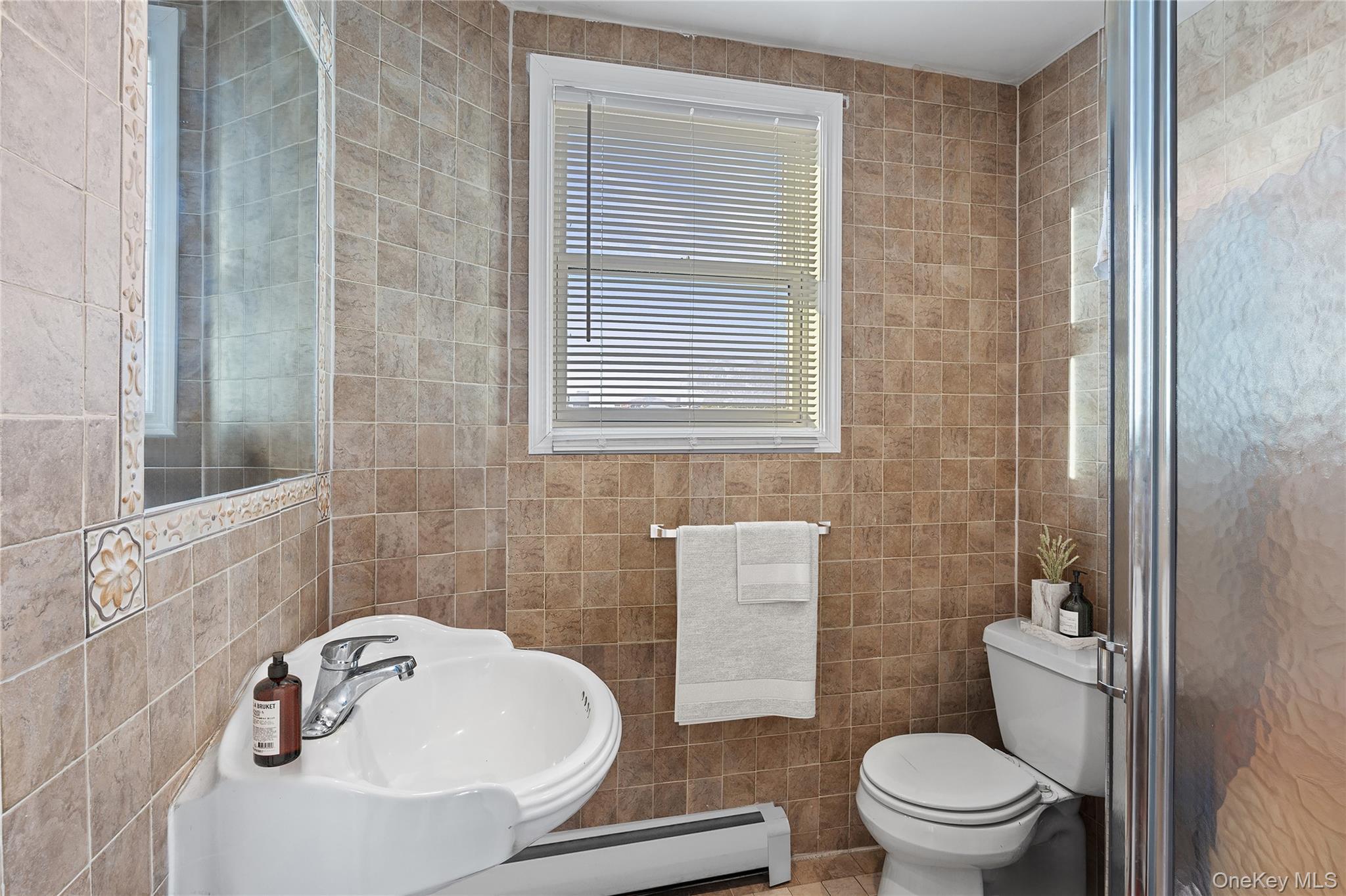 #18 photo, 15 E Carl Street, Hicksville , NY 11801