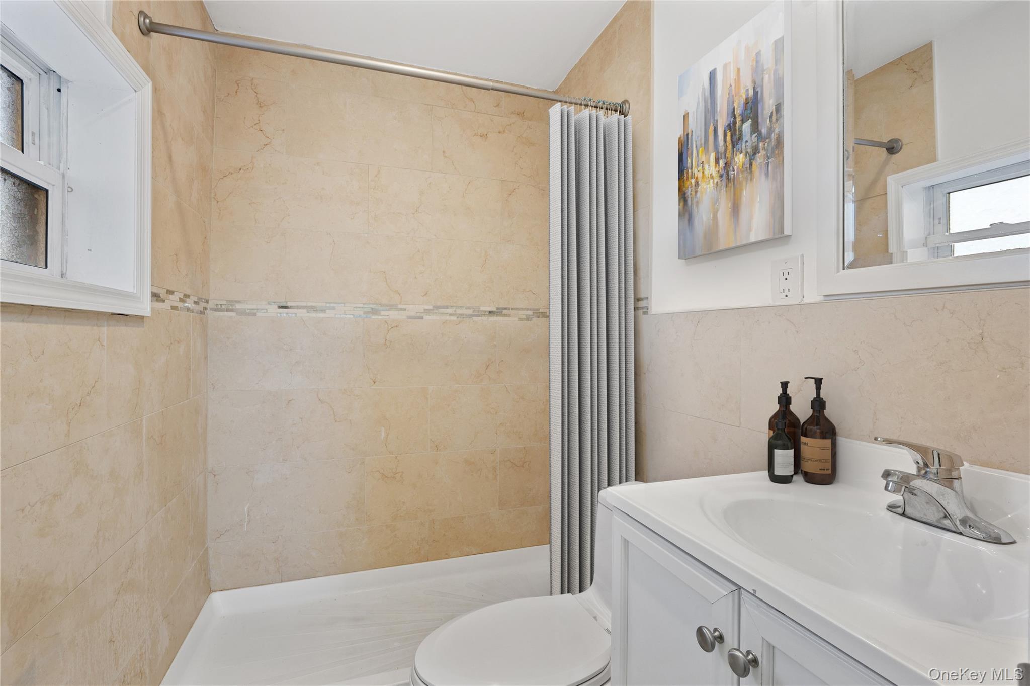 #6 photo, 15 E Carl Street, Hicksville , NY 11801