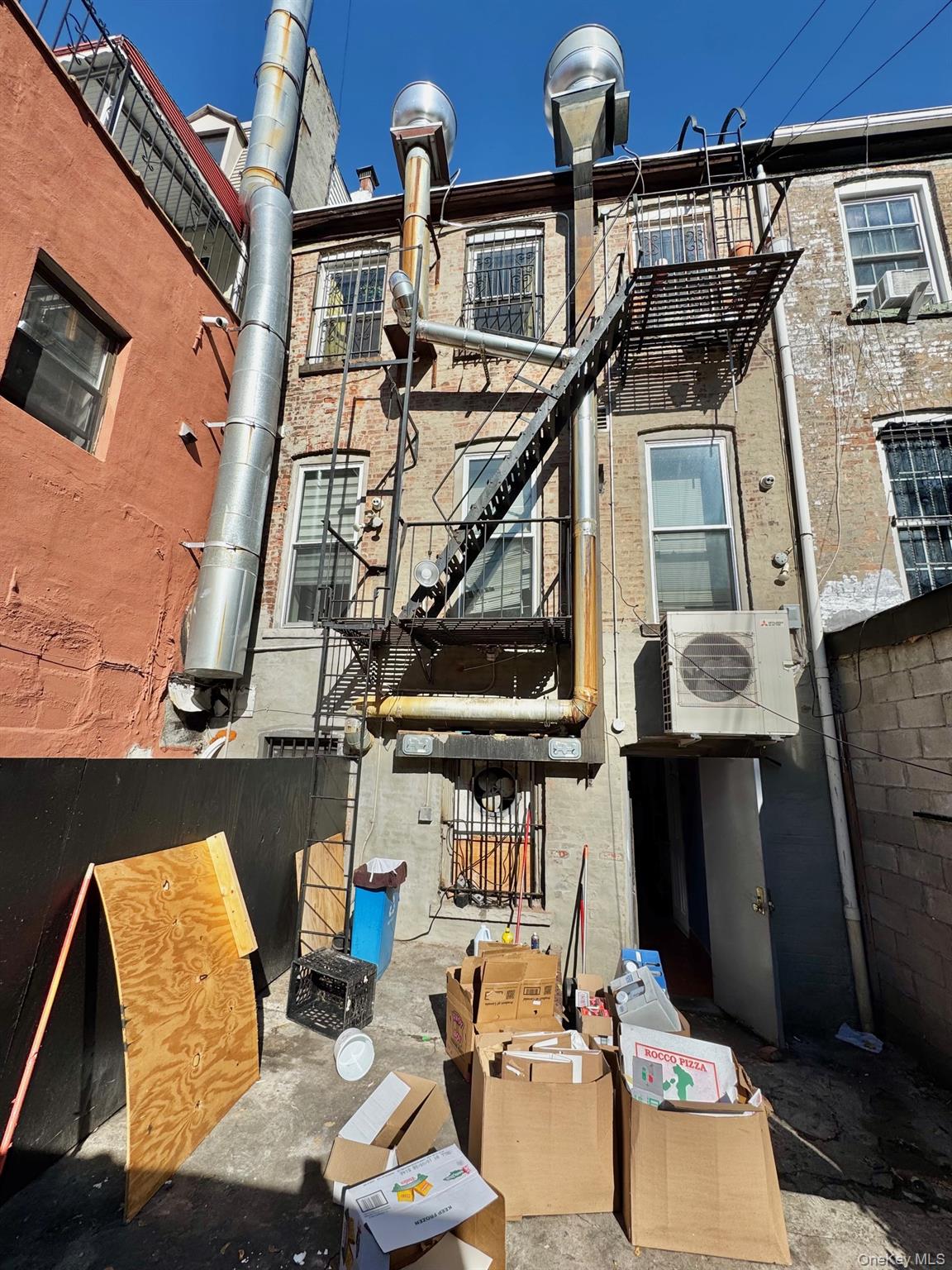 #20 photo, 330 Halsey Street, Brooklyn , NY 11216