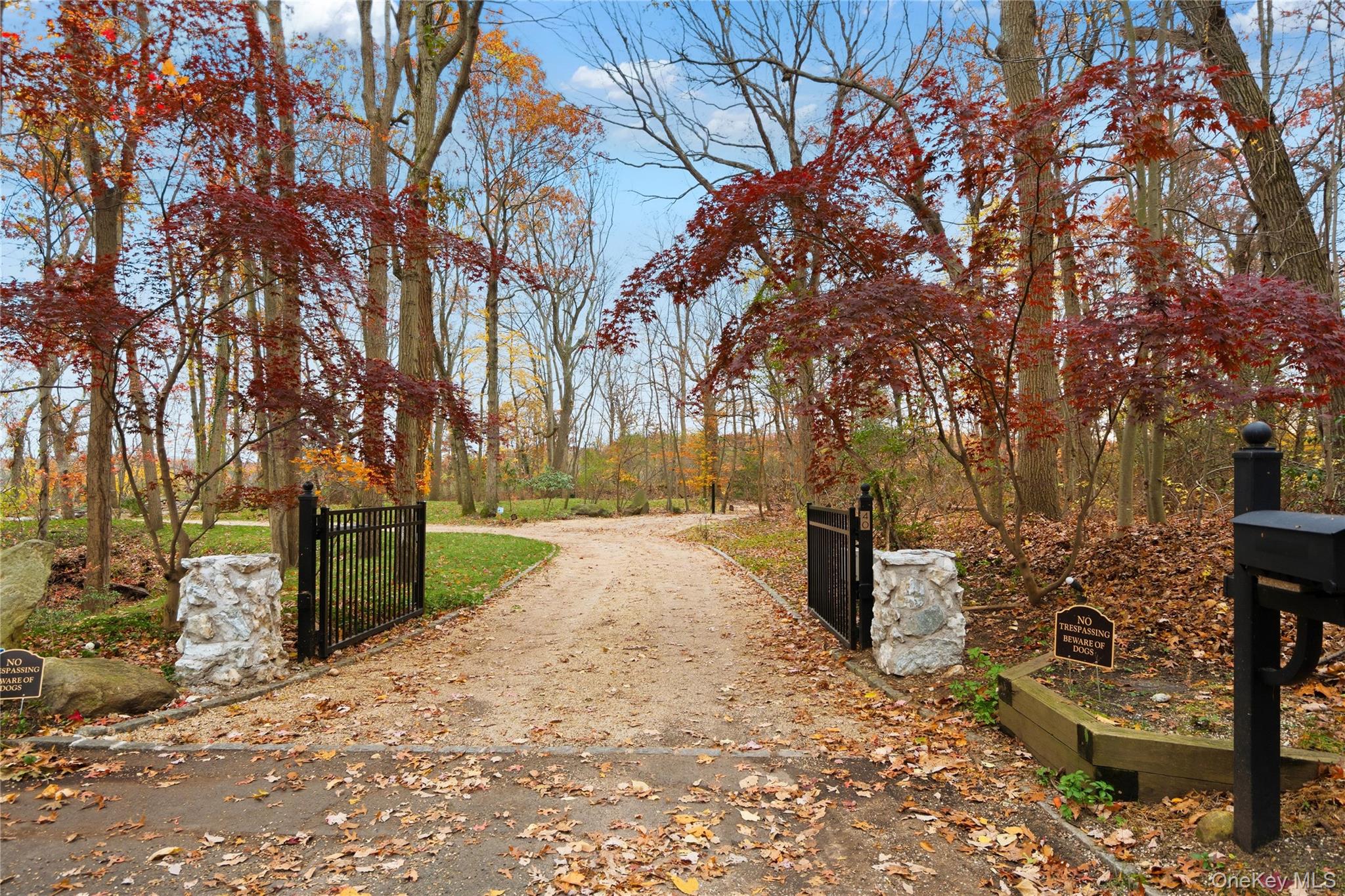 #1 photo, 40 W View Drive, Upper Brookville , NY 11771