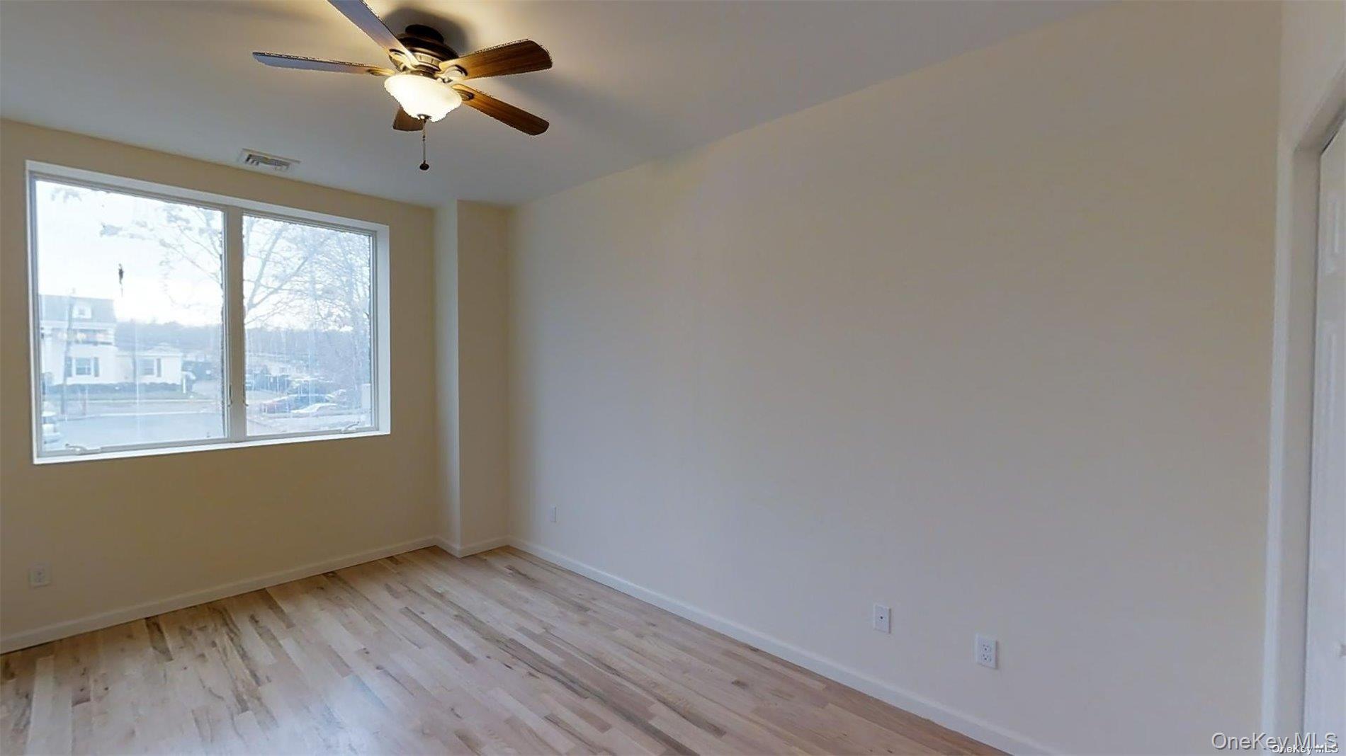 #13 photo, 417 New York Avenue, Huntington , NY 11743