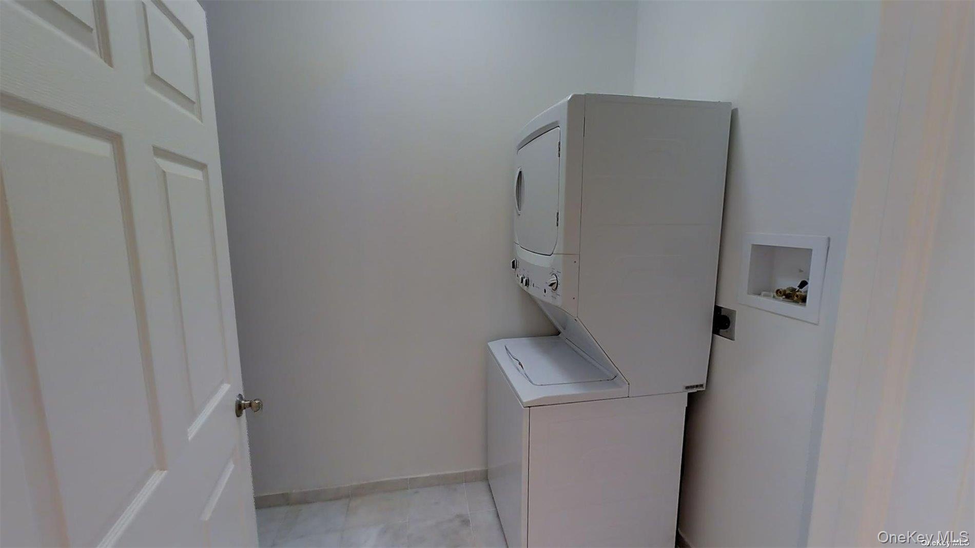 #15 photo, 417 New York Avenue, Huntington , NY 11743